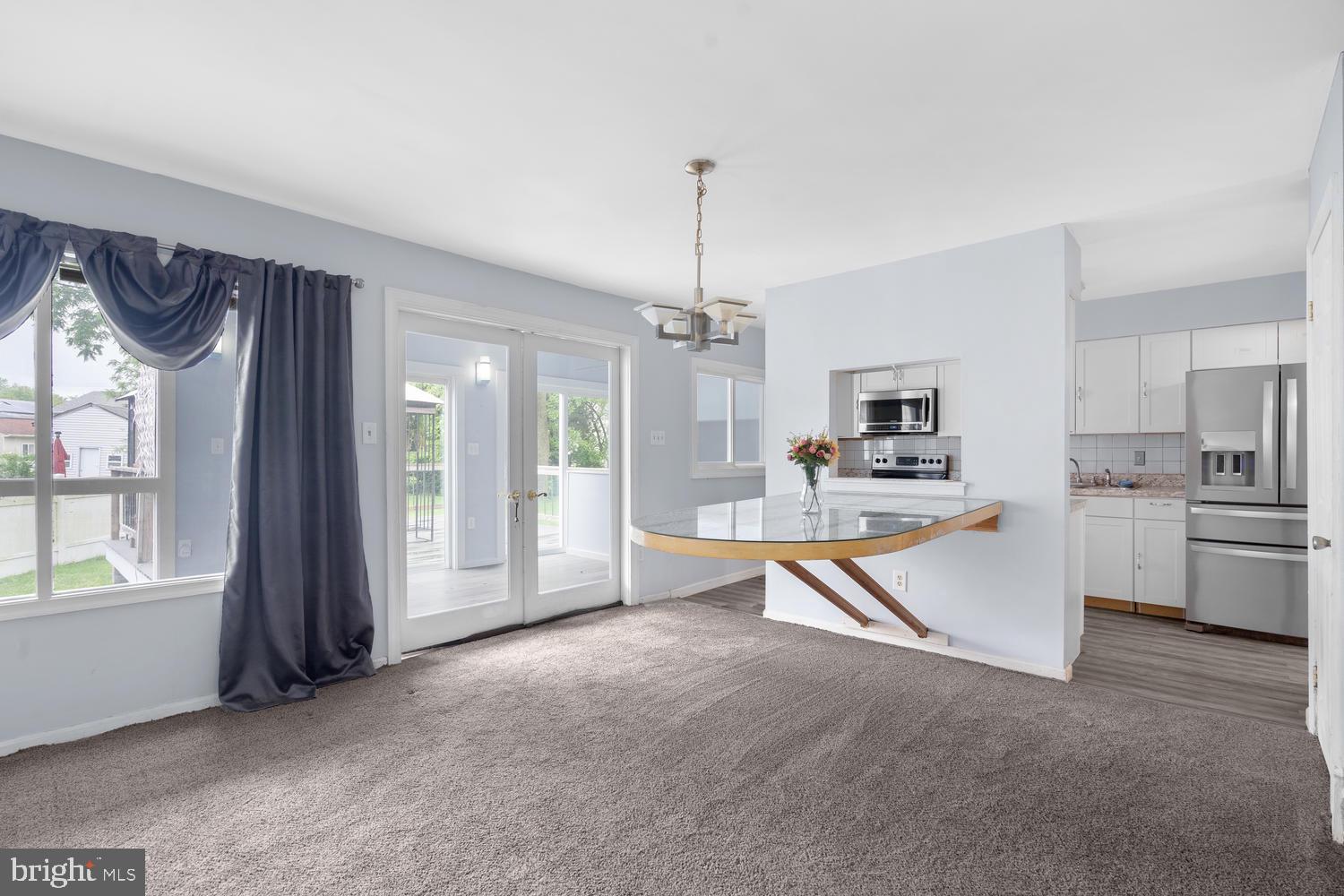 CATONSVILLE MANOR - Residential