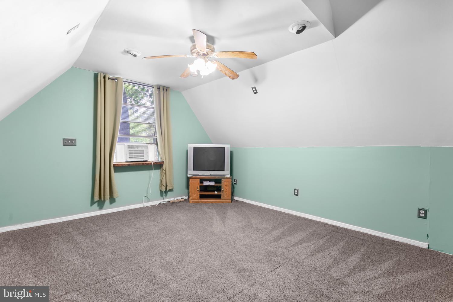 CATONSVILLE MANOR - Residential