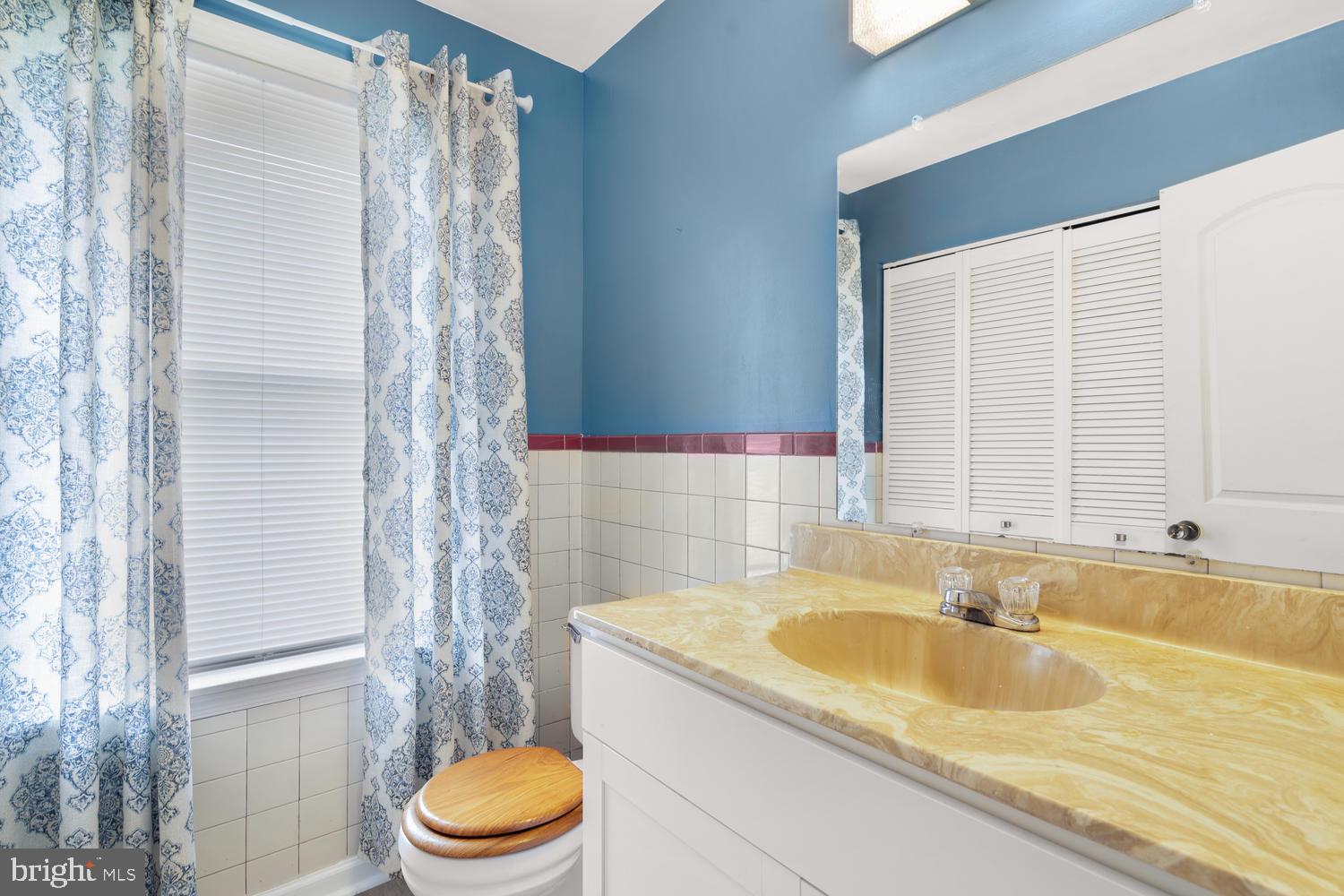 CATONSVILLE MANOR - Residential