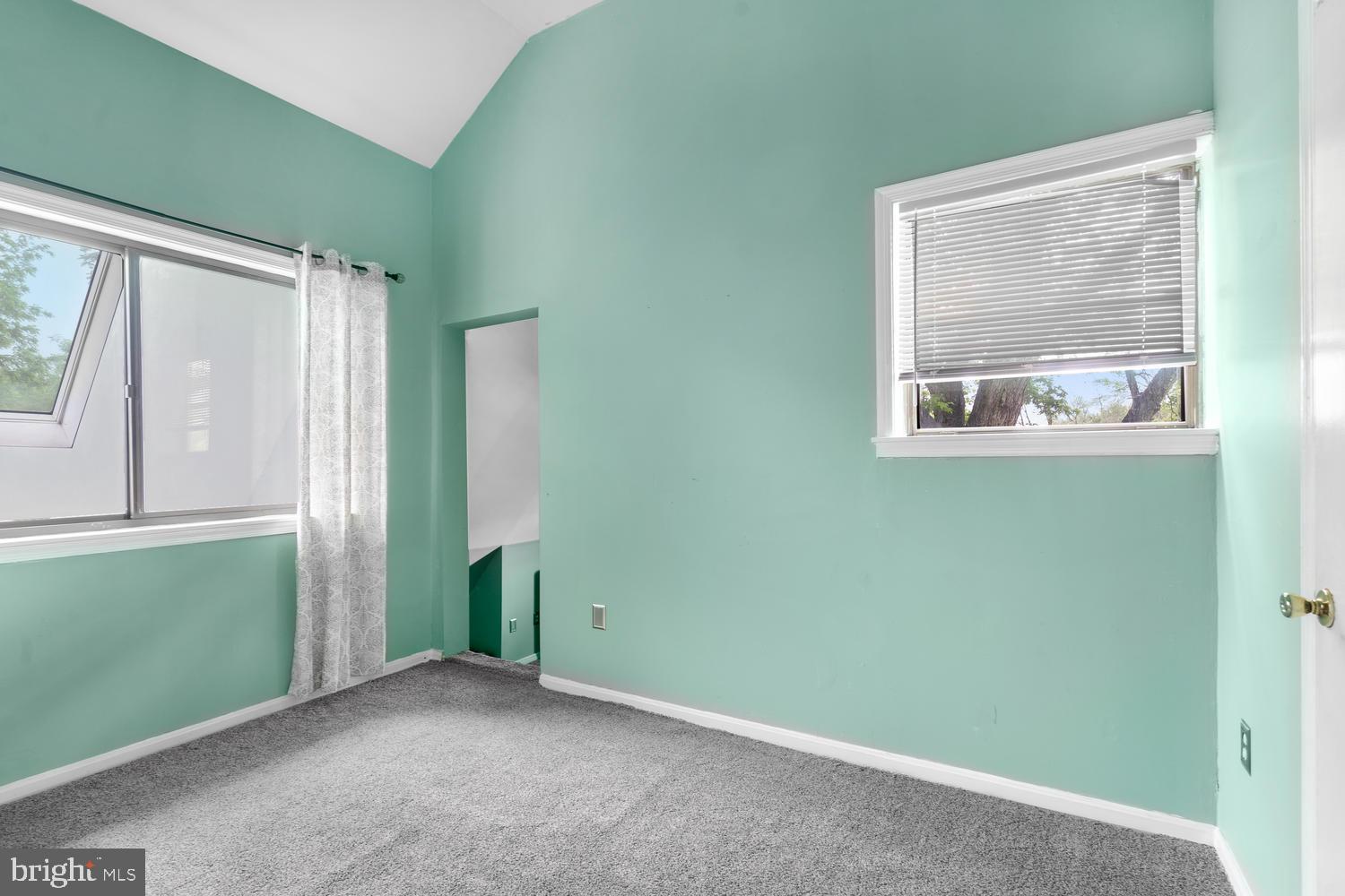 CATONSVILLE MANOR - Residential