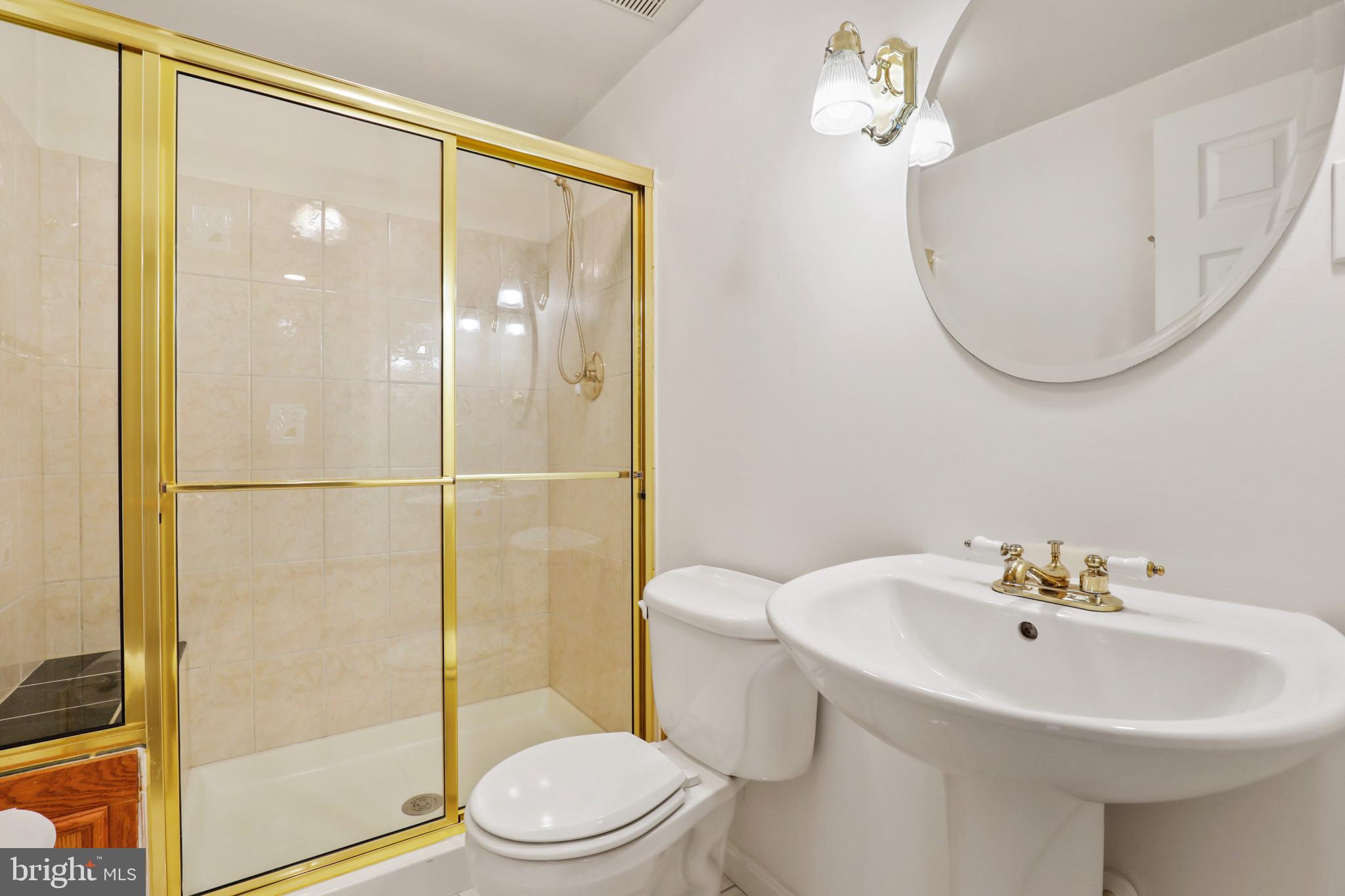 VILLAGE OF BYNUM RUN - Residential