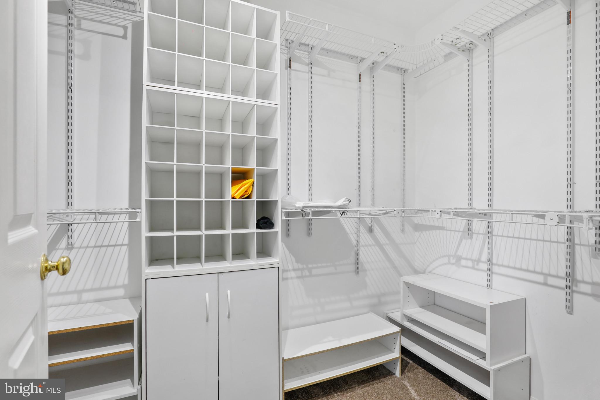 VILLAGE OF BYNUM RUN - Residential