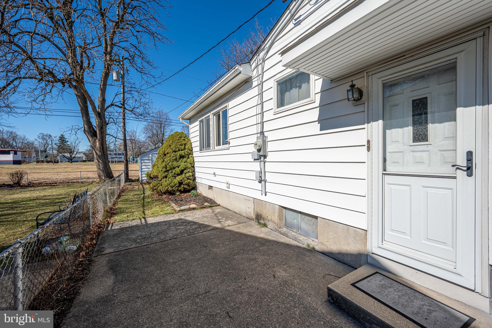 KINGS MANSION EST - Residential