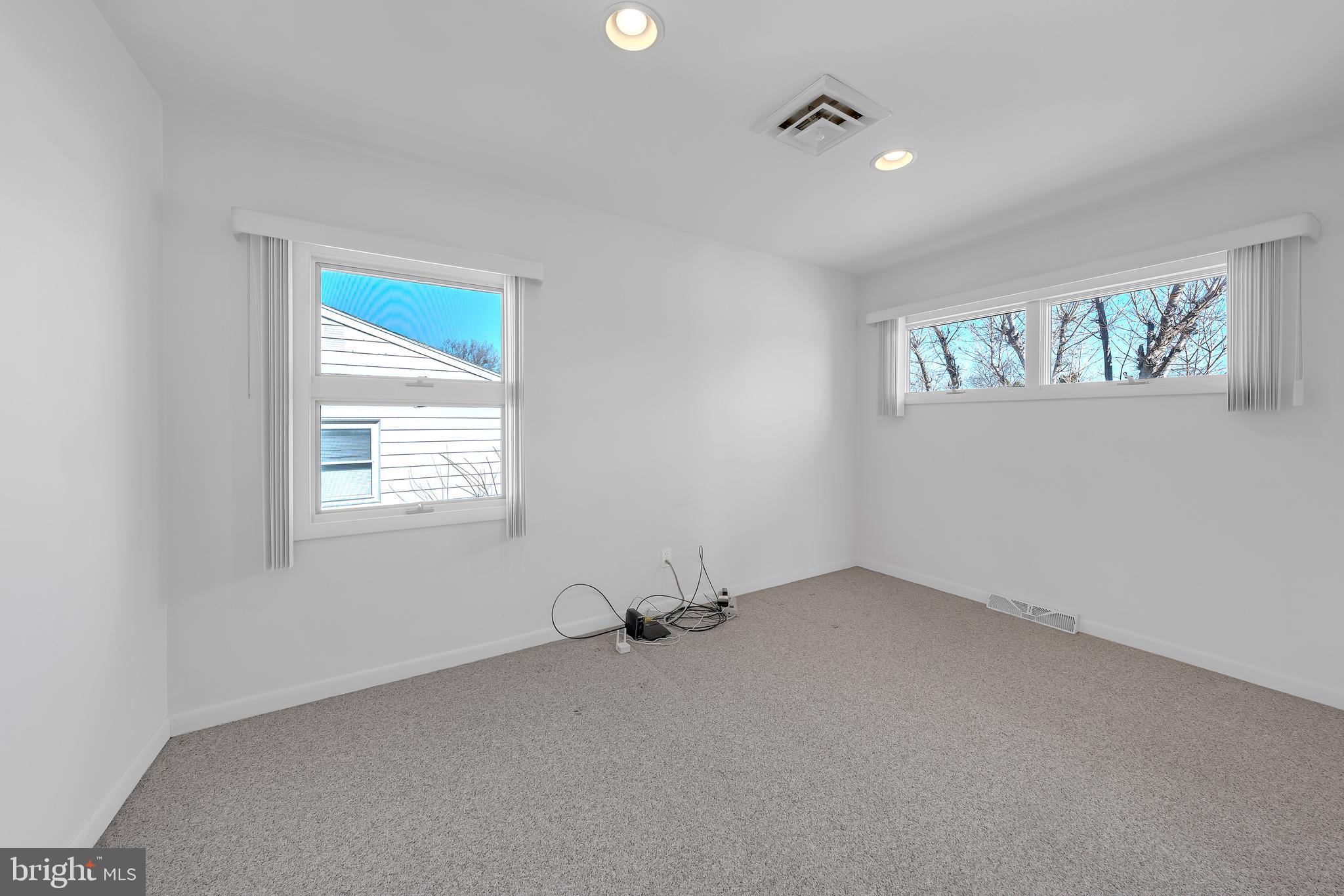 KINGS MANSION EST - Residential