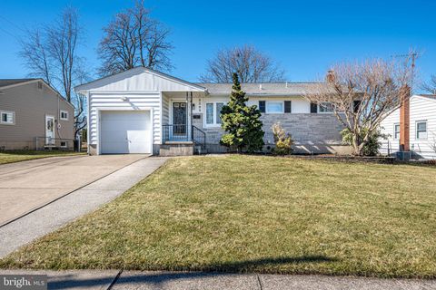 Homes For Sale - 2203 Allwood Drive<br/> Lehigh County, BETHLEHEM, PA 18018