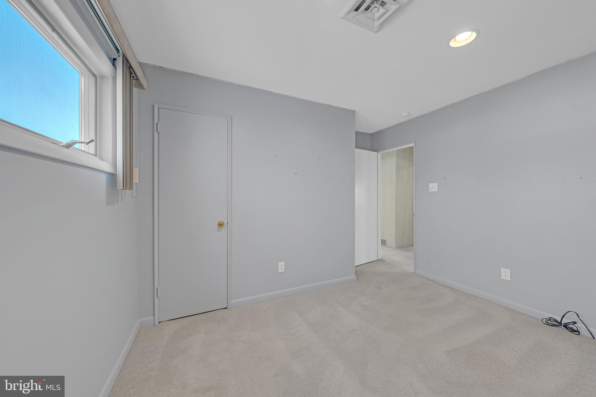 KINGS MANSION EST - Residential