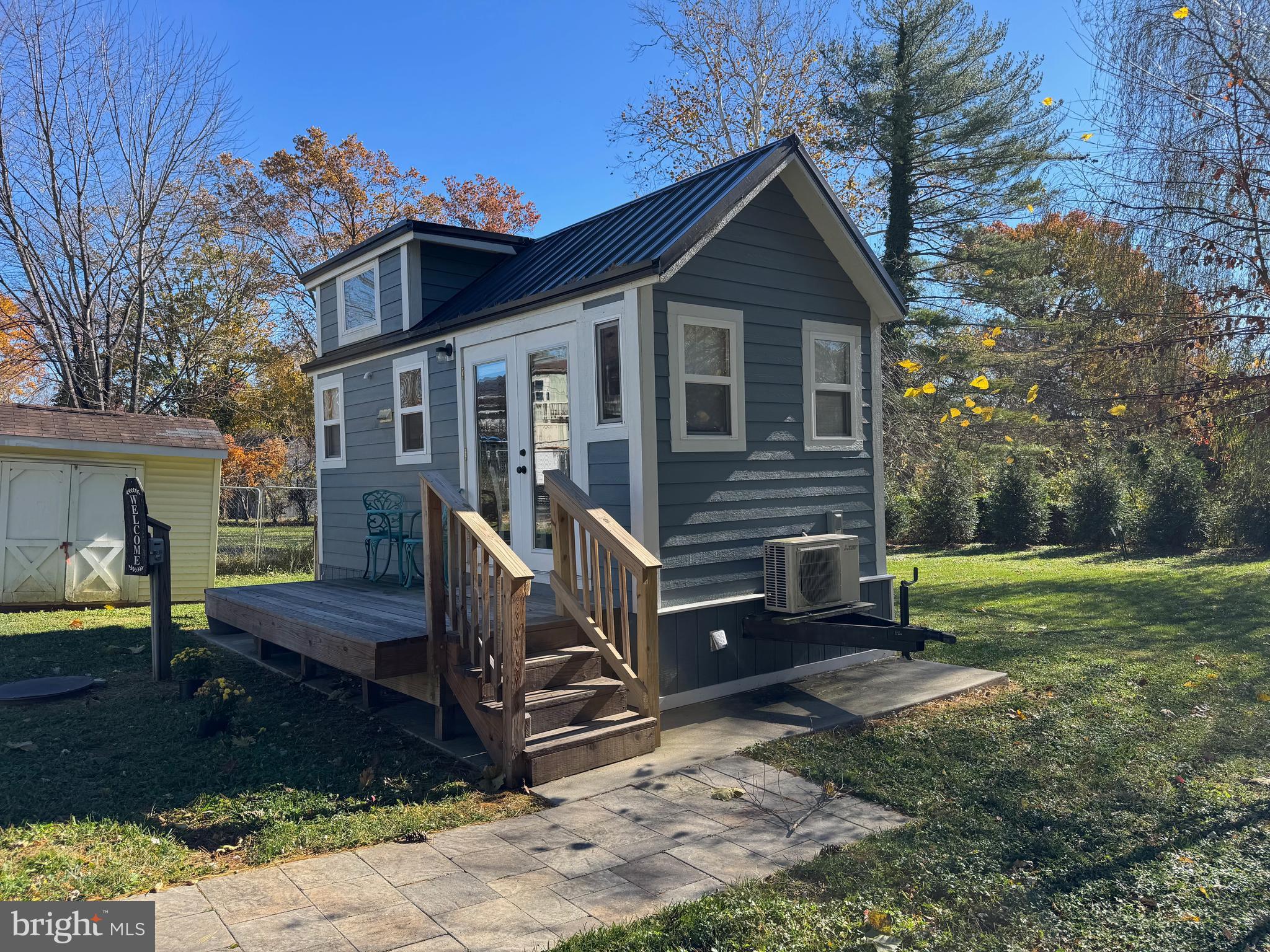 ROUND HILL - Residential Lease