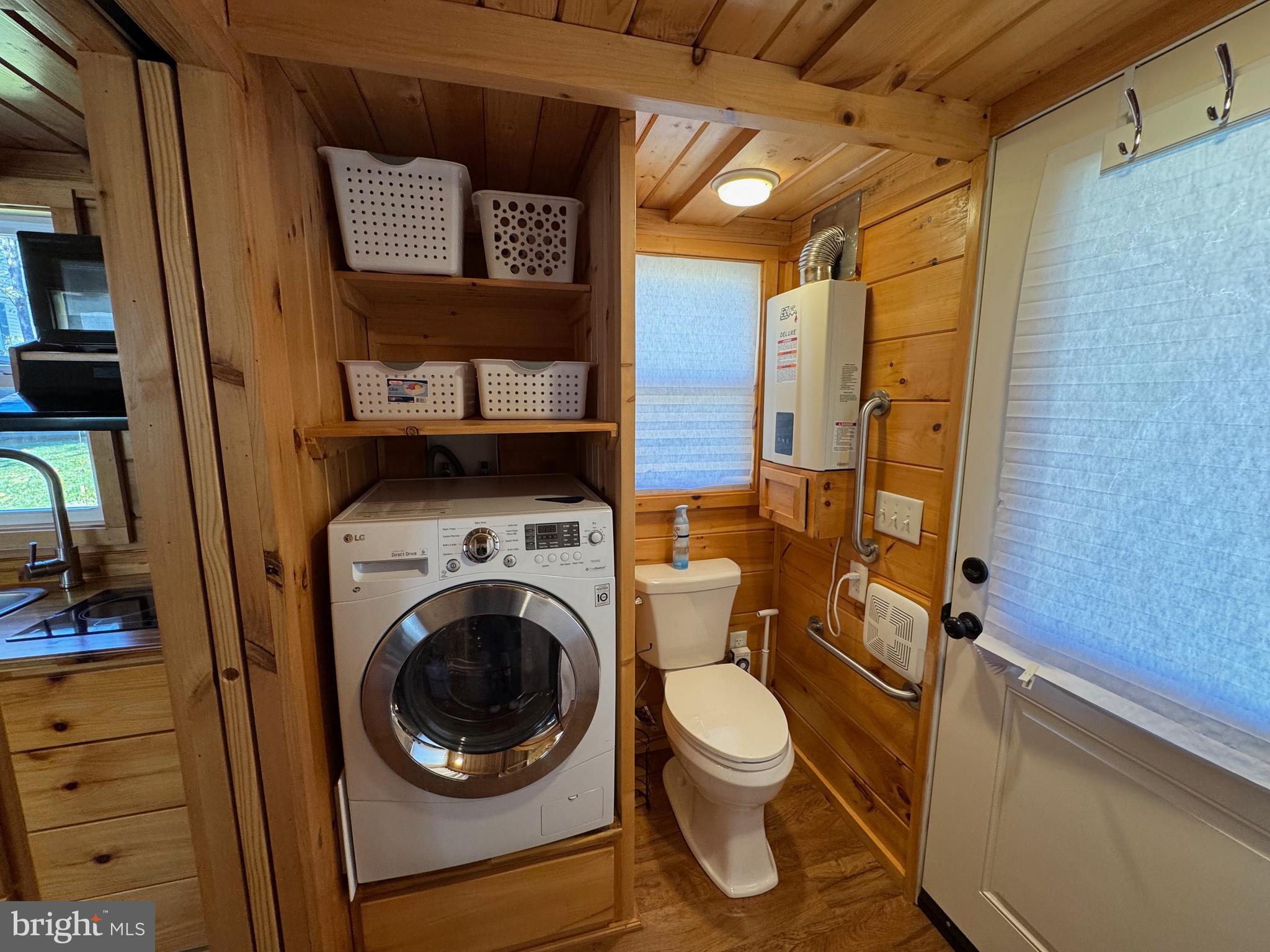 ROUND HILL - Residential Lease