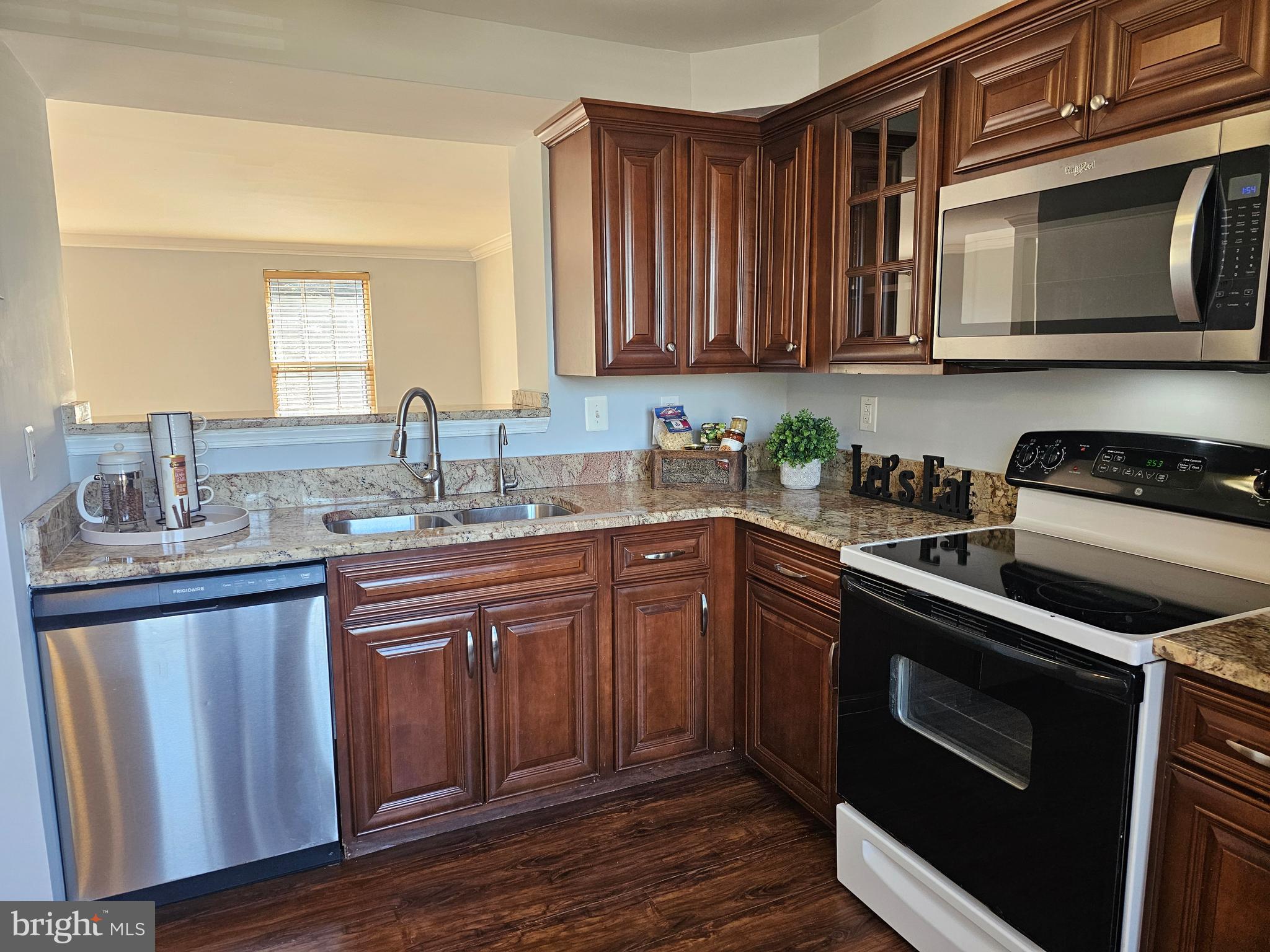 STONE RIVER - Residential Lease