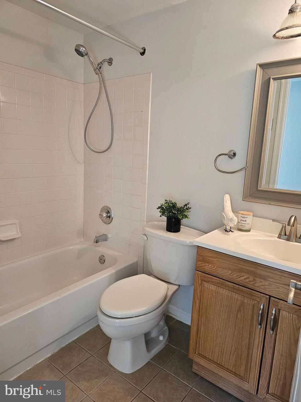 STONE RIVER - Residential Lease