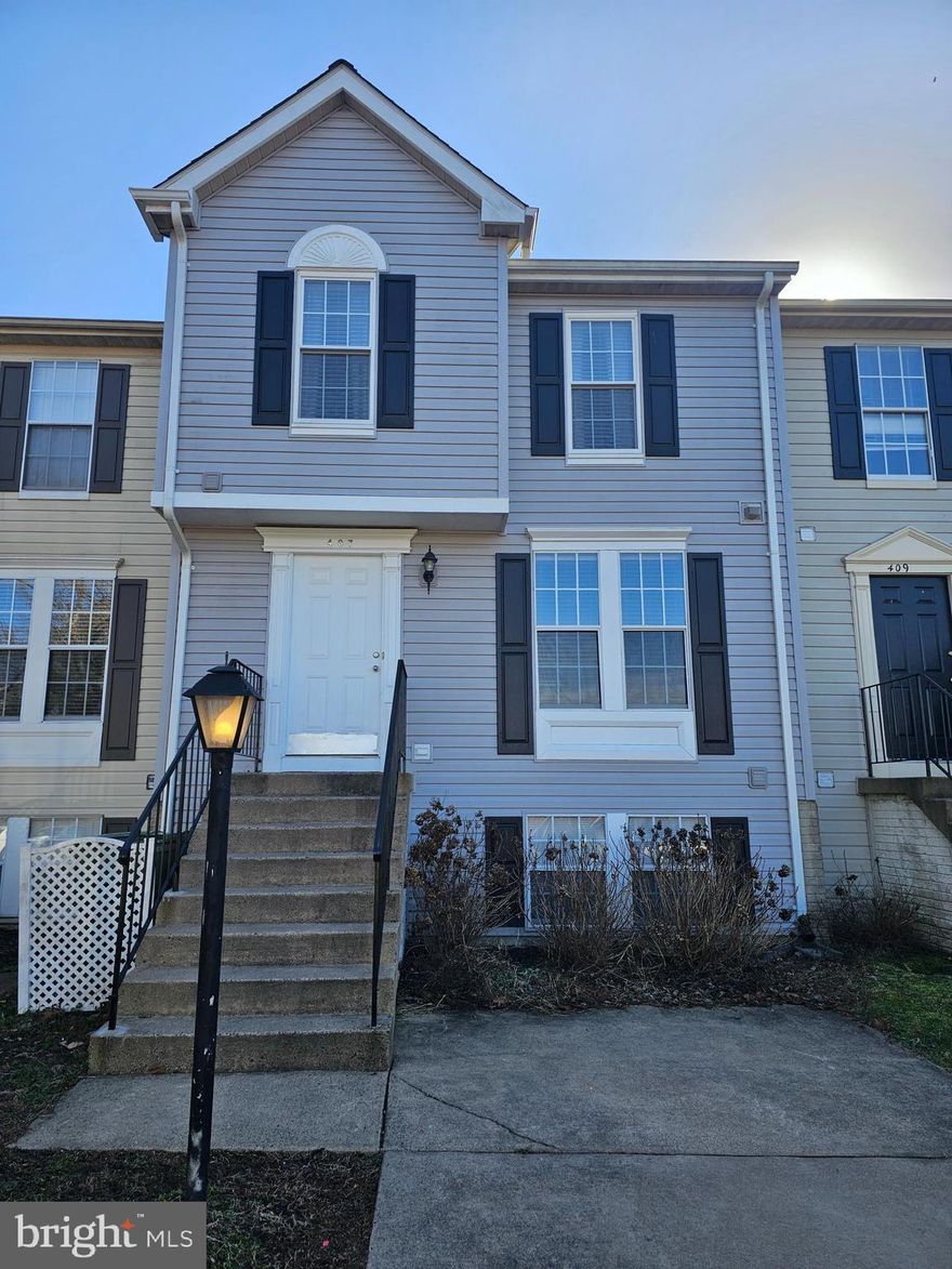 GREAT LOCATION. MINUTES TO I95, 10 MINUTES TO QUANTICO BASE ENTRANCE, COMMUTER PARKING AND VRE.  A BEAUTIFUL HOME WITH PRIVATE DRIVEWAY TO ACCOMMODATE 2 VEHICLES.  PLENTY OF EXTRA PARKING IN PARKING LOT AND STREET.  FRESHLY PAINTED THROUGHOUT AND ALL CARPETS HAVE BEEN PROFESSIONALLY CLEANED.  THE KITCHEN DISHWASHER REPLACED 2024. GRANITE COUNTERTOPS, STAINLESS STEEL UNDERMOUNT SINK W/PULL DOWN FAUCET AND PLANK FLOORING.  THE LIVING ROOM HAS A VIEW OF THE KITCHEN AND INCLUDES A COUNTERTOP OVERHANG TO ACCOMMODATE BAR STOOLS.  THE LIVING ROOM WITH PLANK FLOORING IS LARGE AND HAS ACCESS TO THE REAR DECK AND YARD.  ALSO INCLUDED ON THIS LEVEL IS A HALF BATH.  THE UPPER LEVEL OWNER'S SUITE HAS A CONNECTING LUXURY FULL BATH.  TWO ADDITIONAL BEDROOMS AND A FULL HALL BATH AND LINEN CLOSET ARE ALSO ON THIS LEVEL.  THE LOWER LEVEL HAS A FULL BATH AND LARGE RECROOM WITH WINDOWS.  A LAUNDRY ROOM/STORAGE AREA WITH WINDOWS IS ALSO ON THIS LEVEL.   JUST A SHORT DISTANCE TO MAJOR SHOPPING, NUMEROUS PARKS AND HISTORIC SITES.  THE COMMUNITY HAS AN OUTDOOR POOL, TENNIS COURTS AND PLAY AREA.  ****MINIMUM REQUIREMENTS FOR ALL APPLICANTS**** 650 OR BETTER CREDIT SCORE,  GROSS MONTHLY INCOME MUST BE AT LEAST 3X THE MONTHLY RENT (only up to two incomes may be used). $55 NON REFUNDABLE APPLICATION FEE PER APPLICANT. $250 PET DEPOSIT PER PET (PET RESTRICTIONS).  PROOF OF RENTER'S INSURANCE MUST BE SUPPLIED BEFORE TENANCY.  LEASE WILL BE SENT OUT FOR SIGNATURES ONCE SECURITY DEPOSIT IS RECEIVED.  CERTIFIED FUNDS ONLY FOR 1ST MO RENT, SECURITY DEPOSIT AND ANY PET DEPOSIT.
