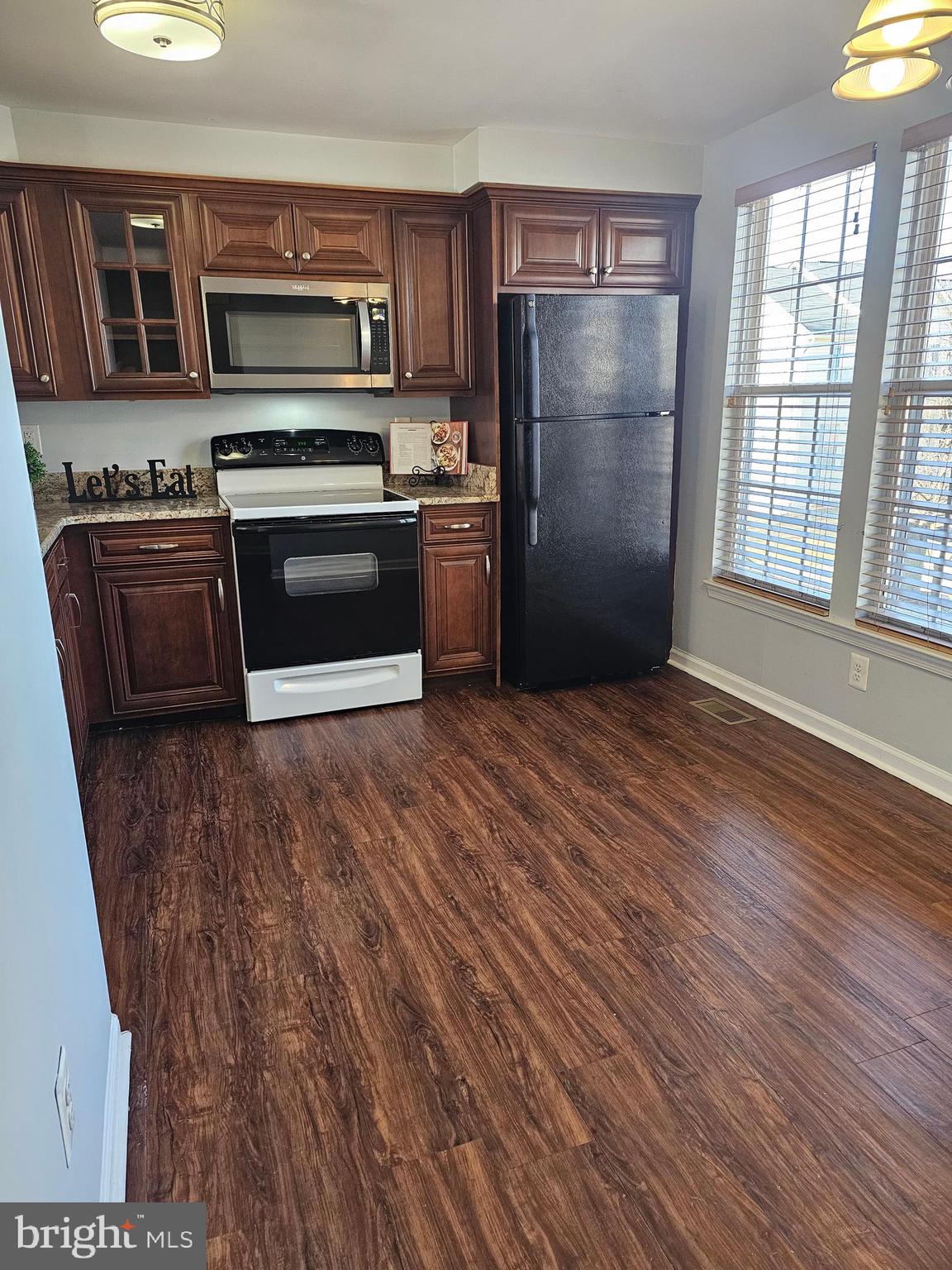 STONE RIVER - Residential Lease