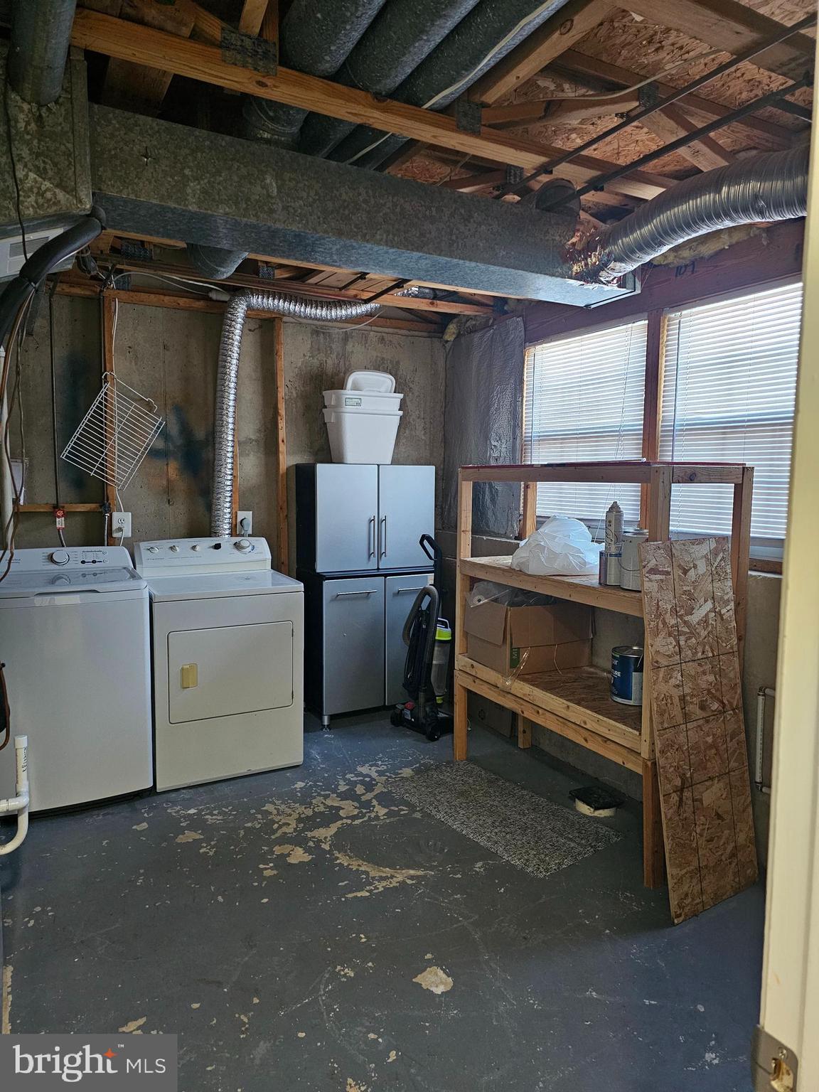 STONE RIVER - Residential Lease