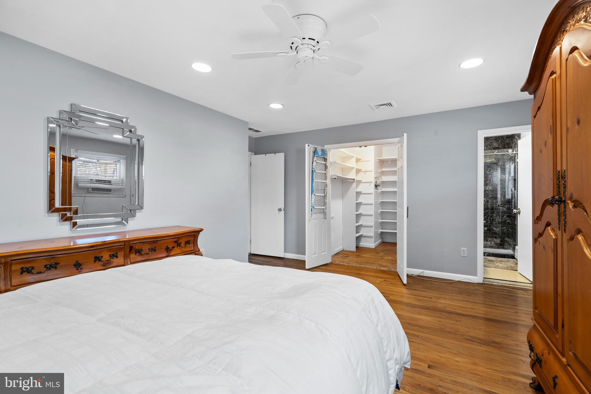 JUNE MEADOWS - Residential