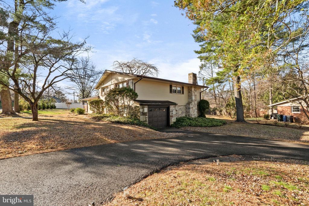 Photo of 1064 Irvin Road, HUNTINGDON VALLEY, PA 19006 (MLS # PAMC2164978)