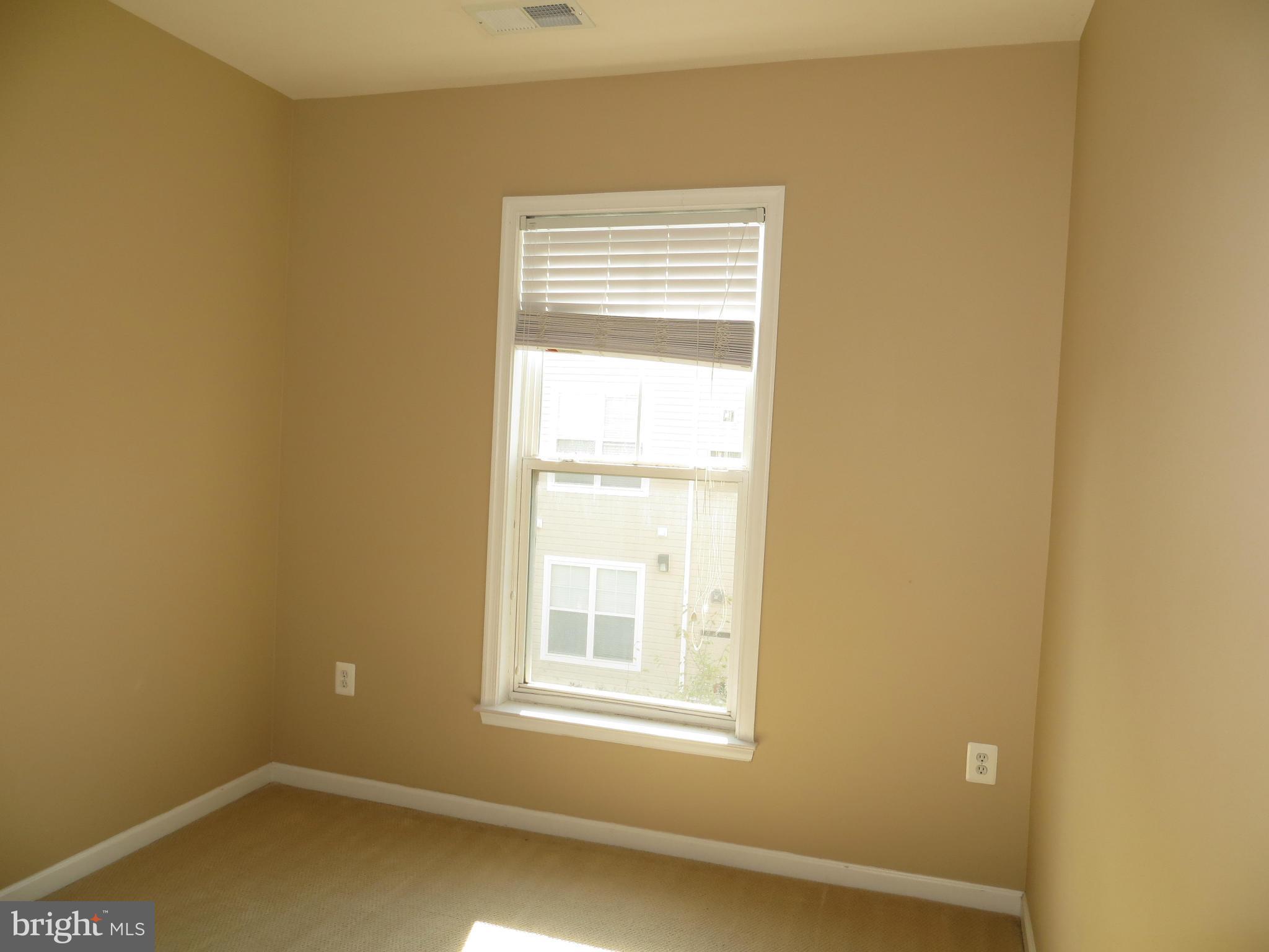 CHANTILLY PARK - Residential Lease