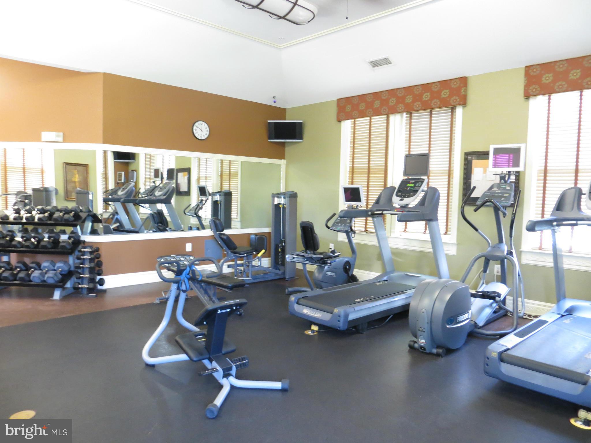 CHANTILLY PARK - Residential Lease