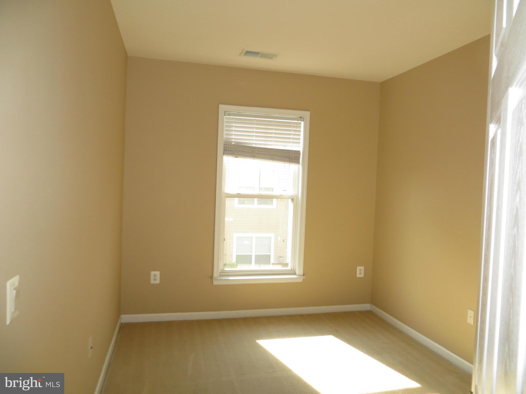 CHANTILLY PARK - Residential Lease