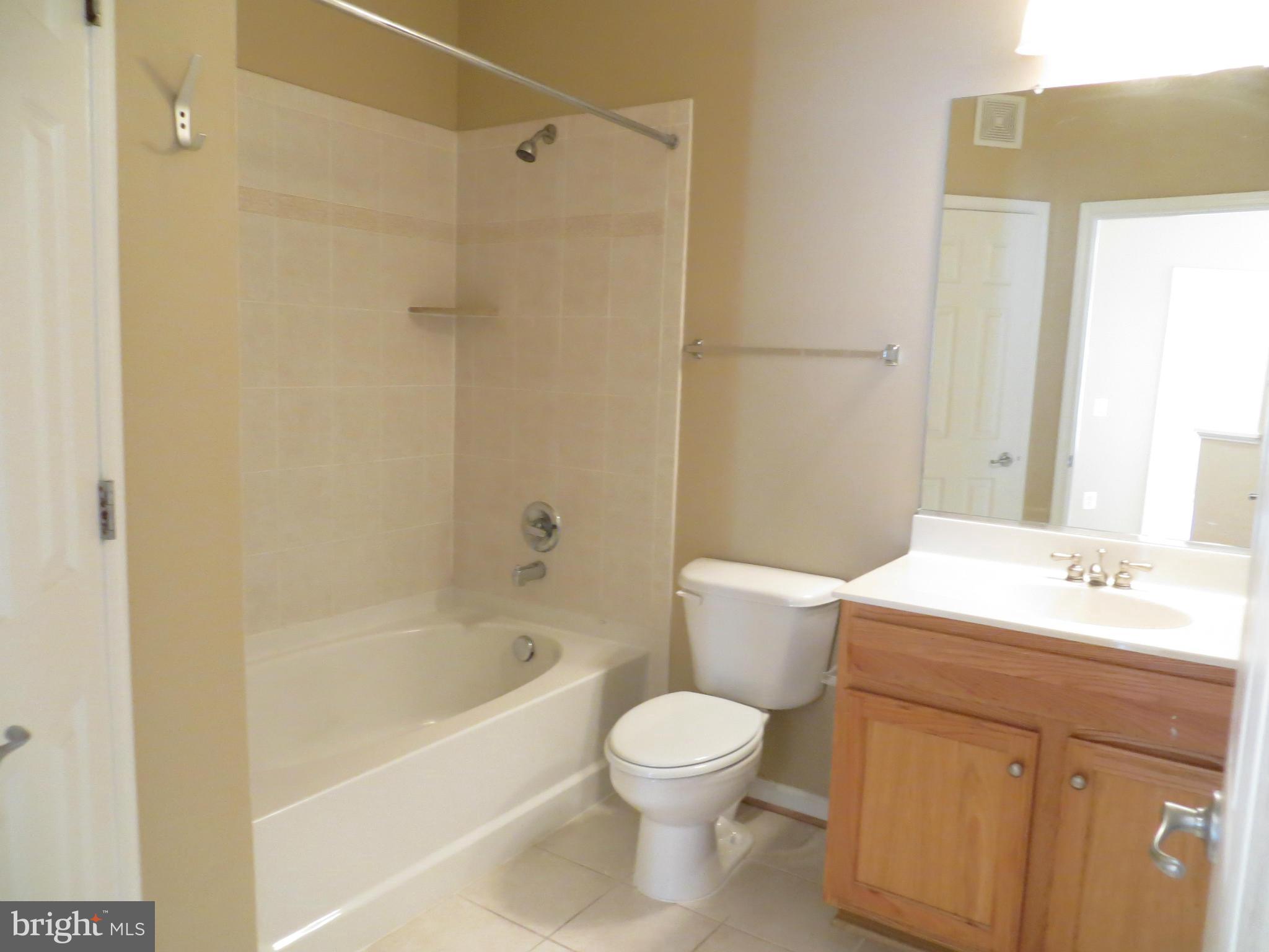 CHANTILLY PARK - Residential Lease