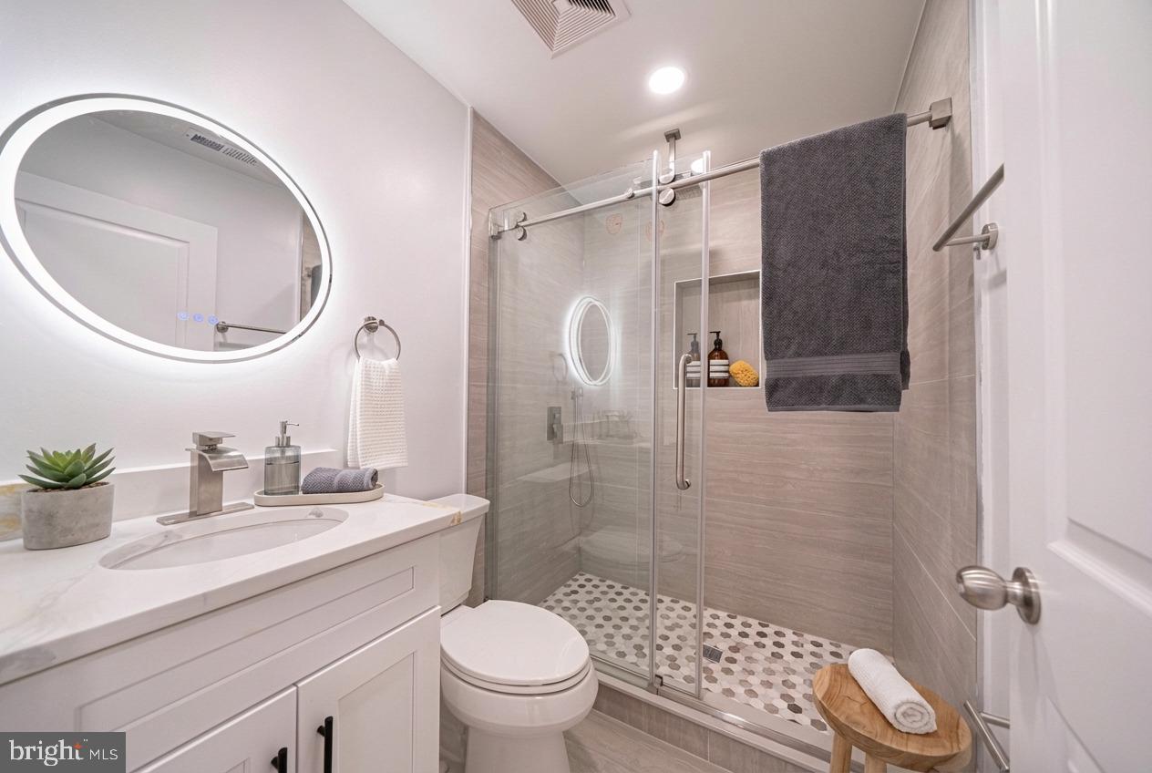 ACADEMY GARDENS - Residential