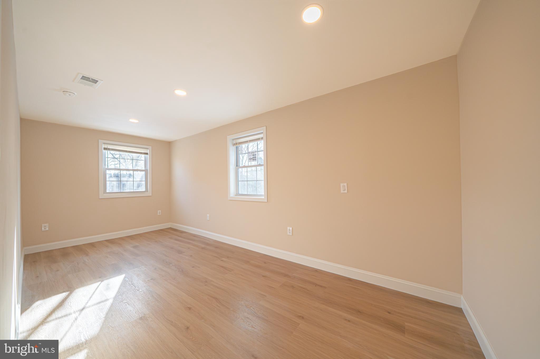 ACADEMY GARDENS - Residential