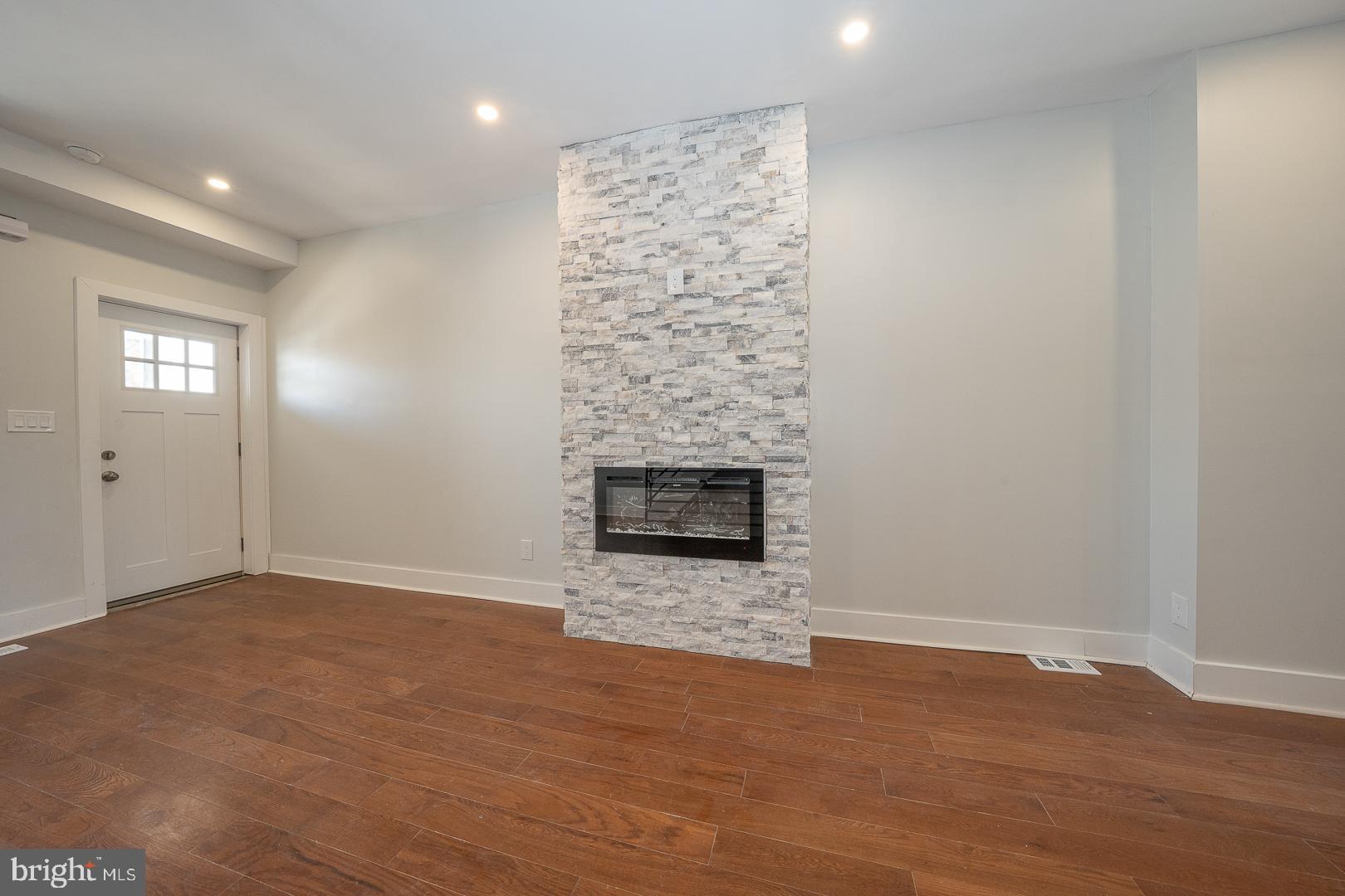 COBBS CREEK - Residential