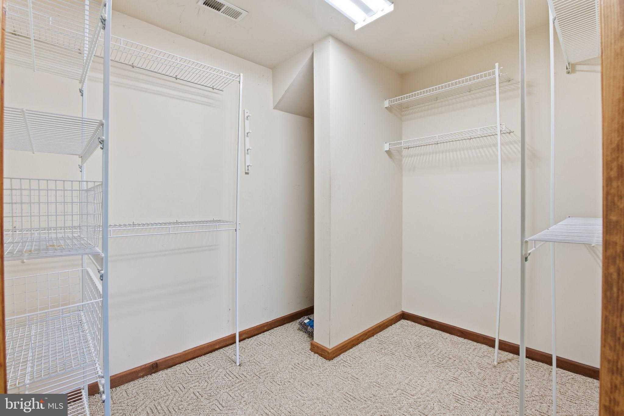 HUCKLEBERRY WOODS - Residential