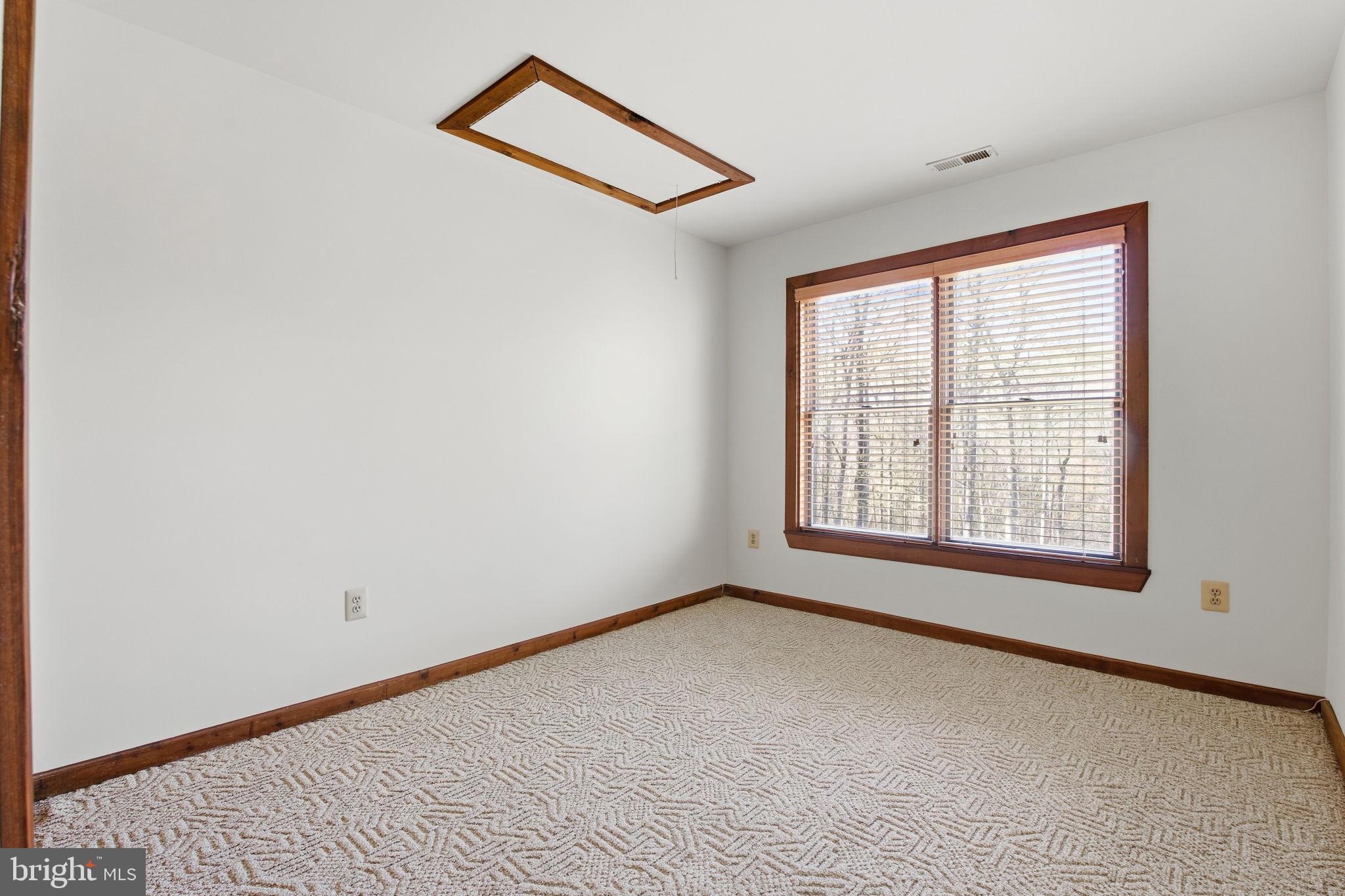 HUCKLEBERRY WOODS - Residential