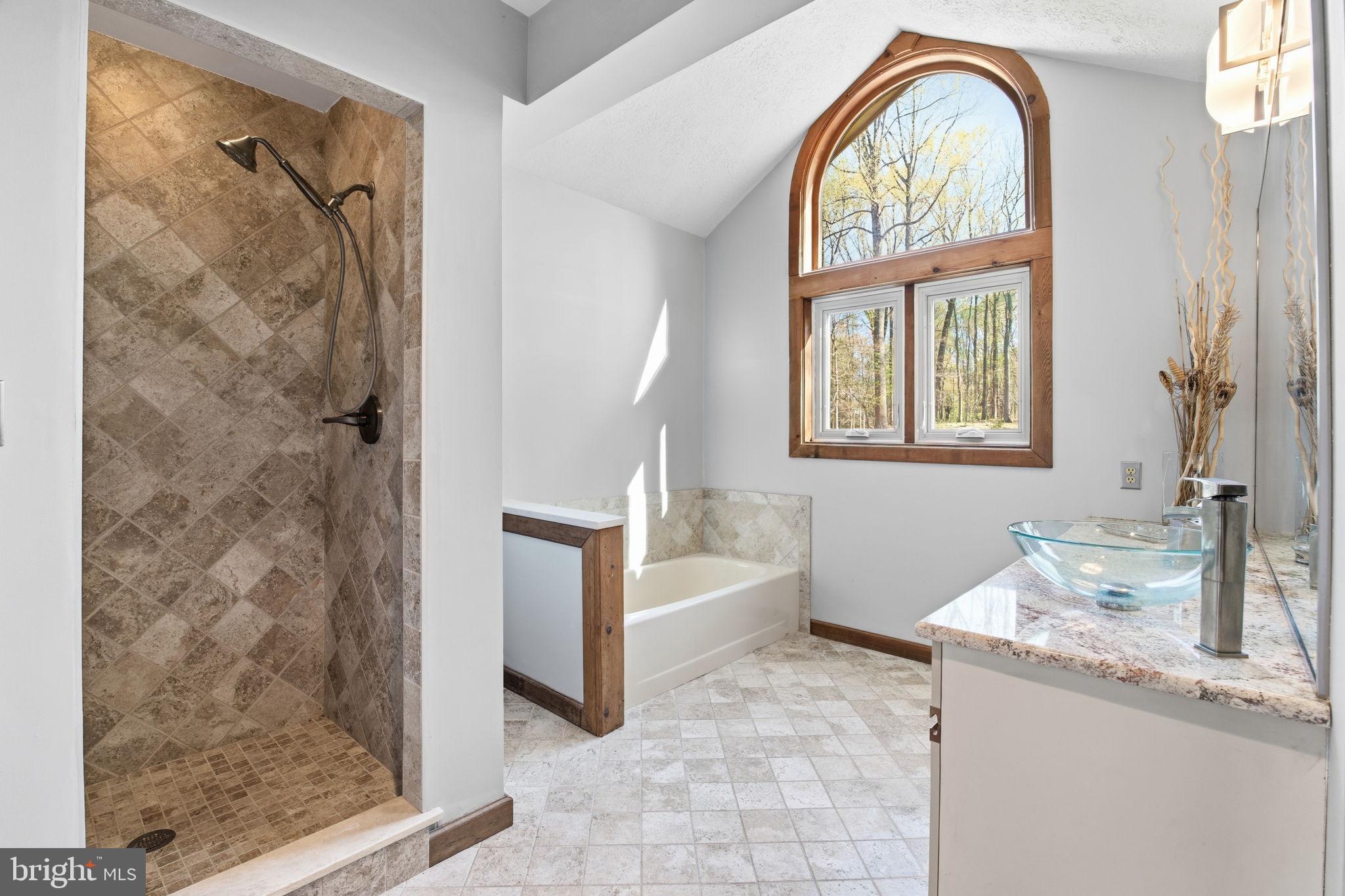 HUCKLEBERRY WOODS - Residential