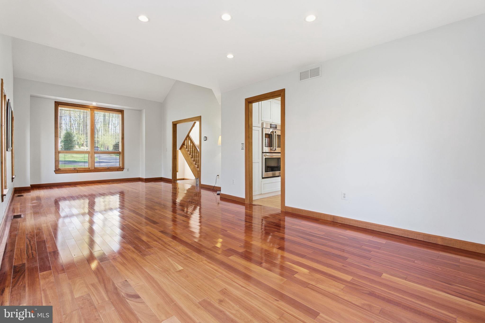 HUCKLEBERRY WOODS - Residential