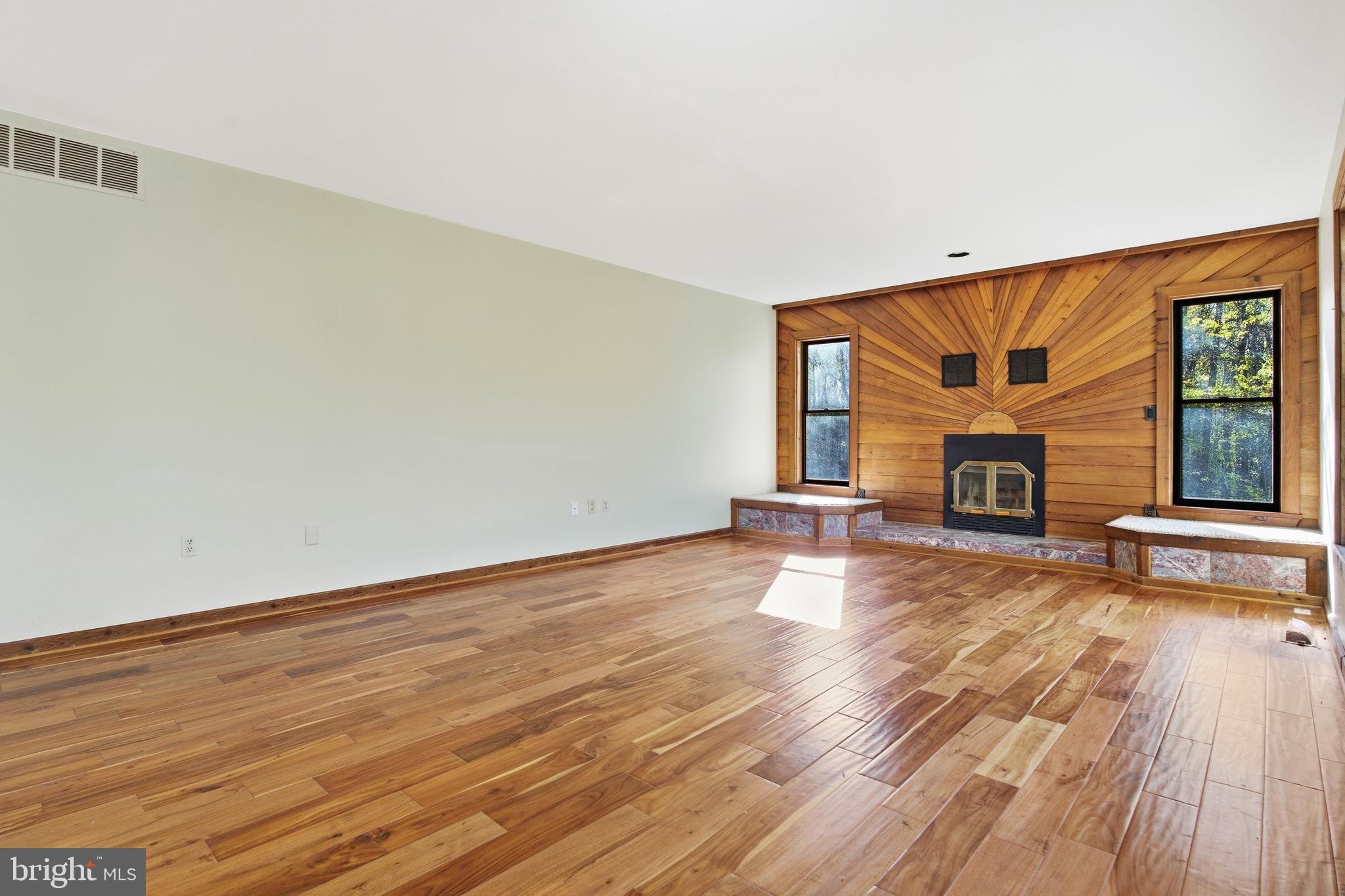 HUCKLEBERRY WOODS - Residential