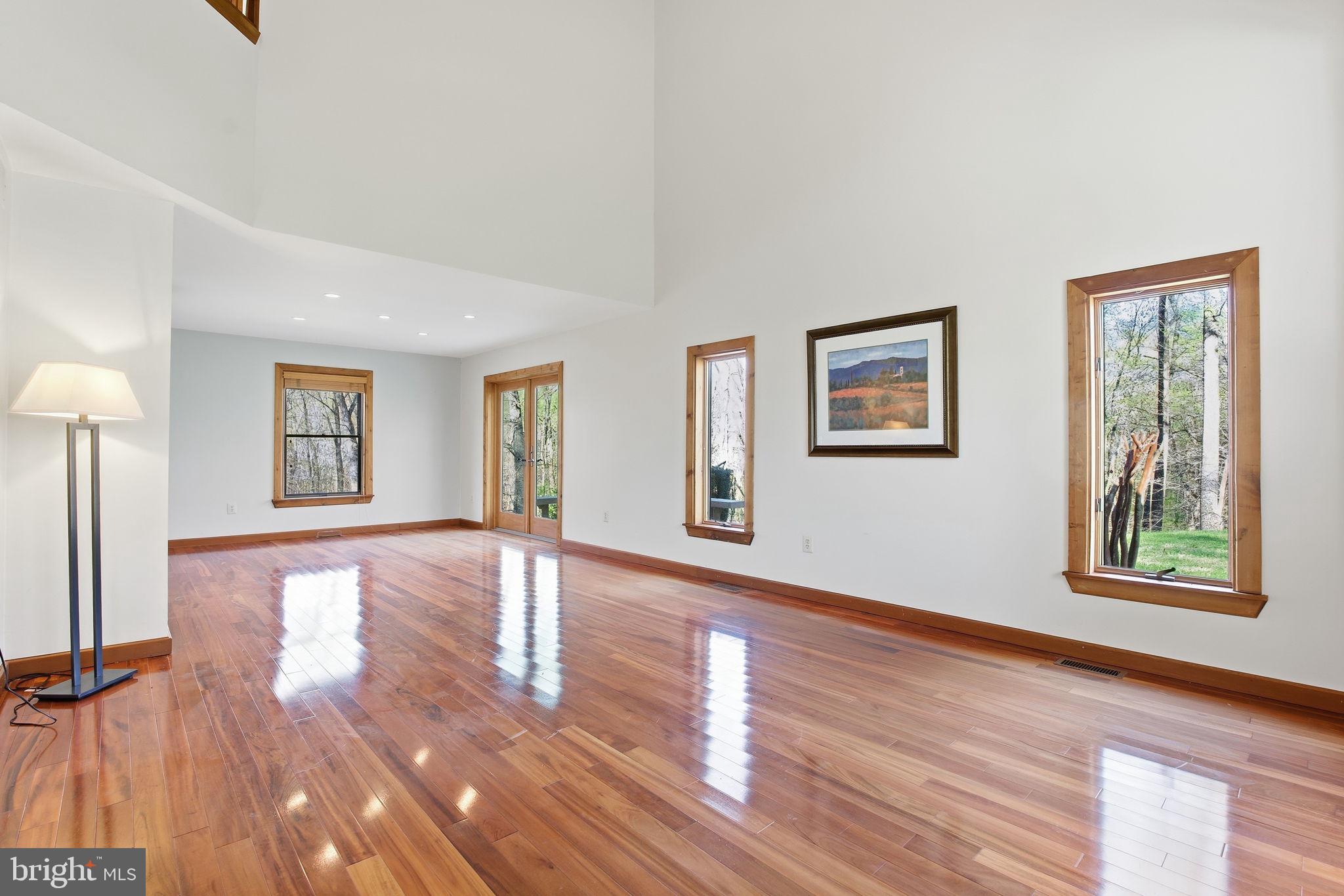 HUCKLEBERRY WOODS - Residential