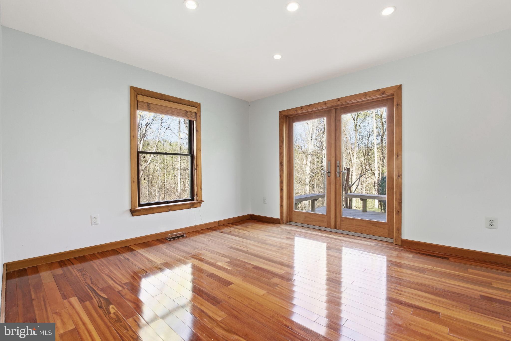 HUCKLEBERRY WOODS - Residential