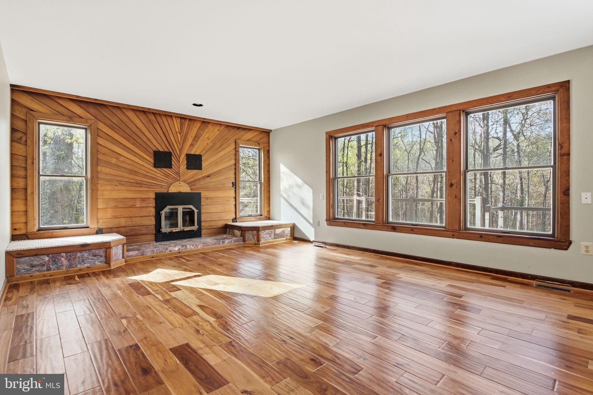 HUCKLEBERRY WOODS - Residential