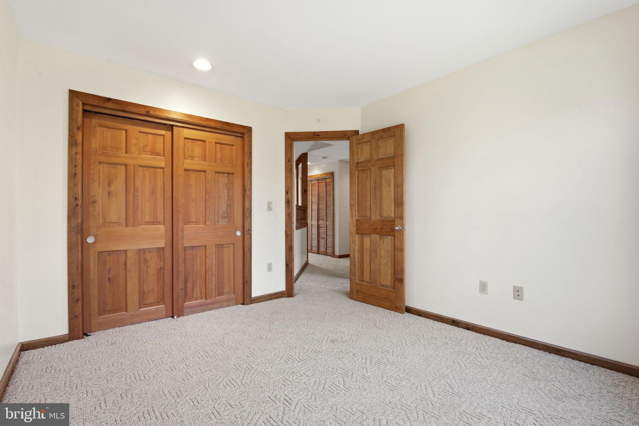 HUCKLEBERRY WOODS - Residential