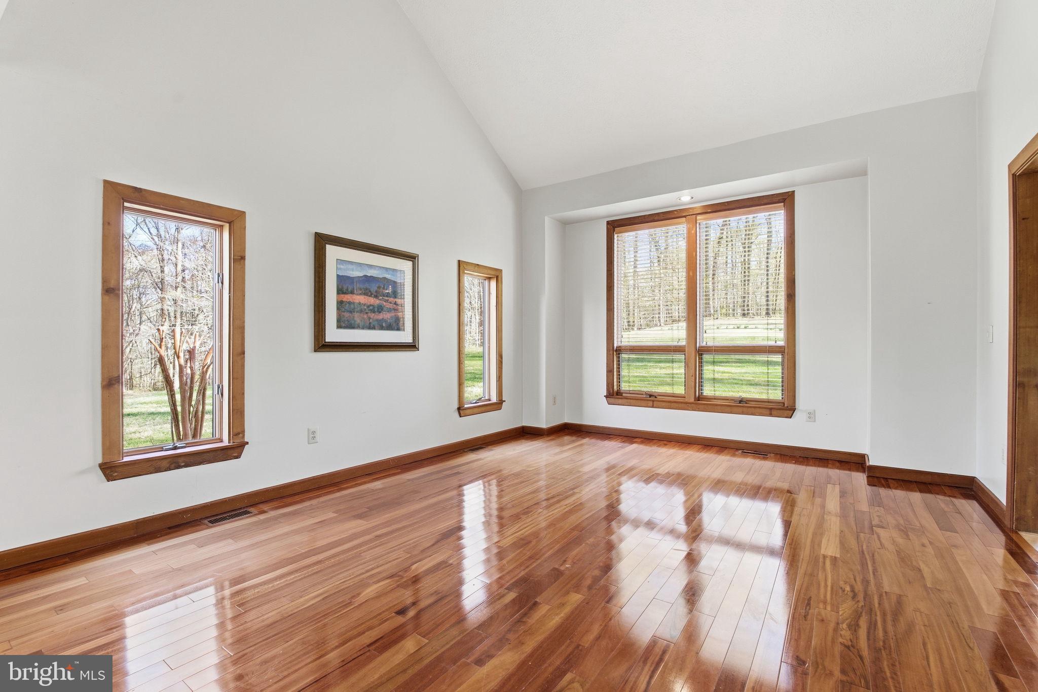 HUCKLEBERRY WOODS - Residential