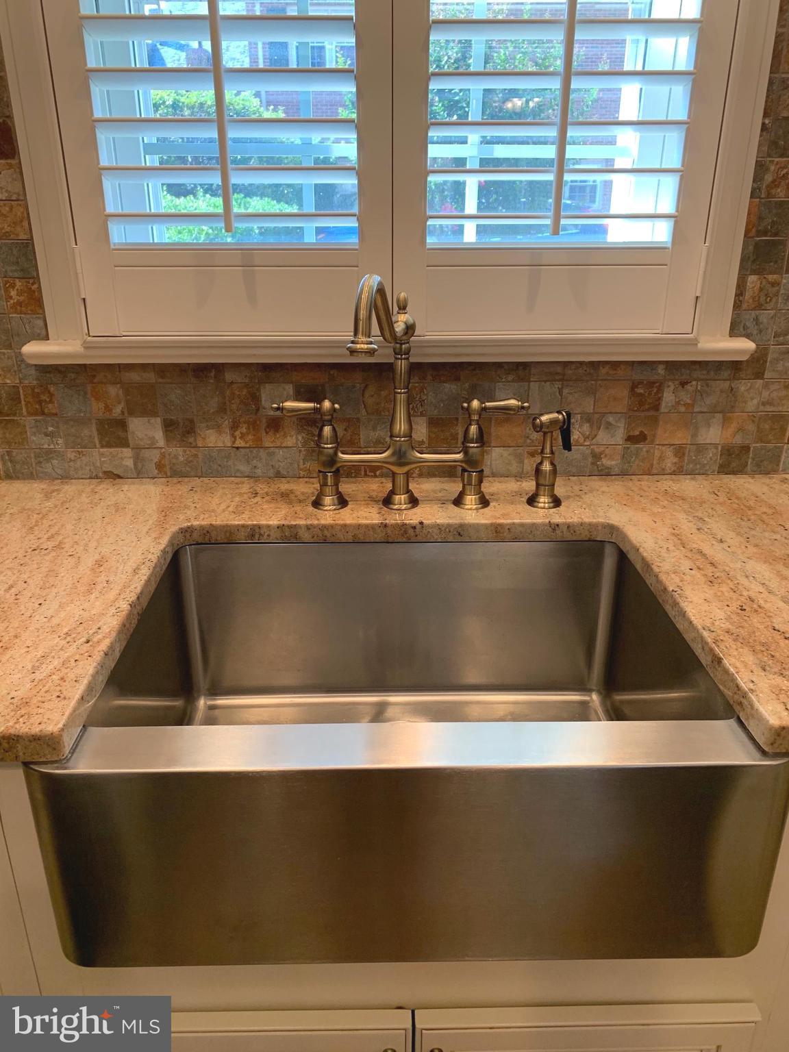 FEDERAL SQUARE - Residential Lease