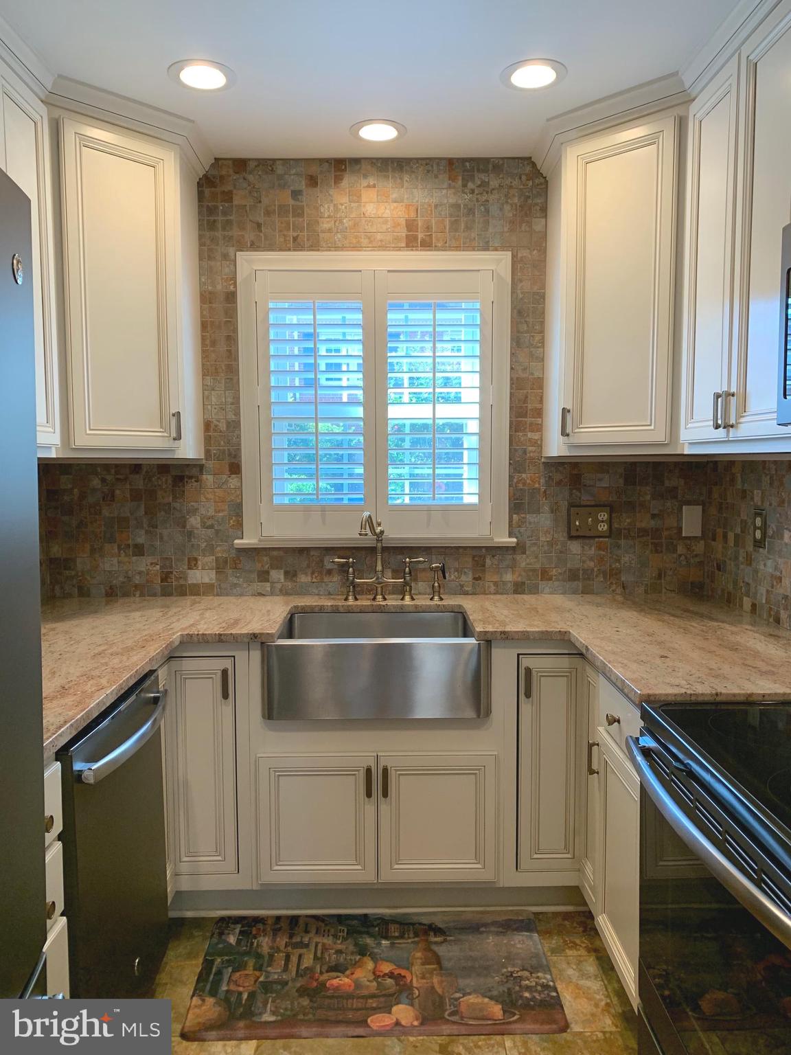 FEDERAL SQUARE - Residential Lease