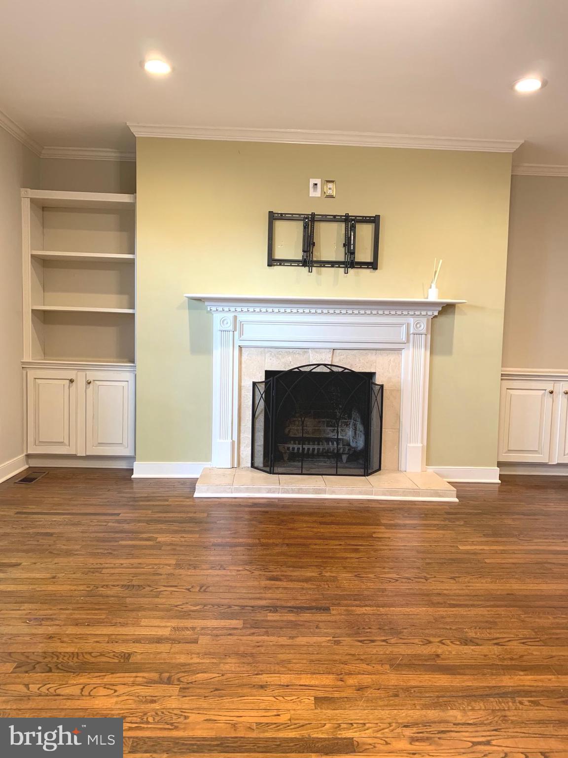 FEDERAL SQUARE - Residential Lease