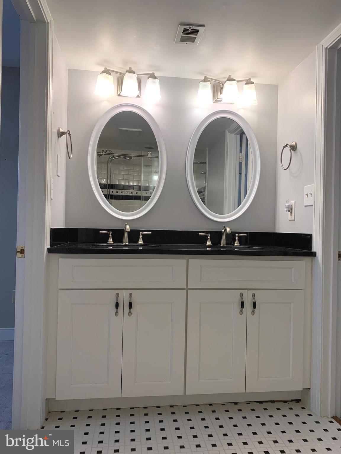 FEDERAL SQUARE - Residential Lease