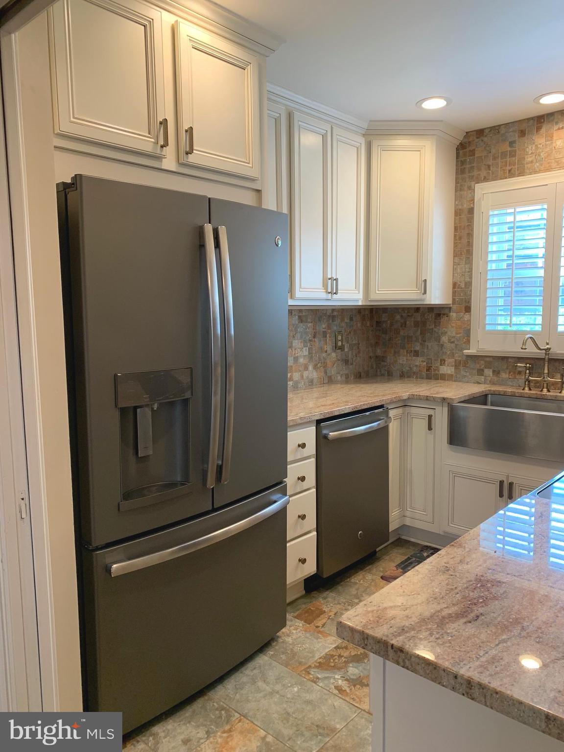 FEDERAL SQUARE - Residential Lease