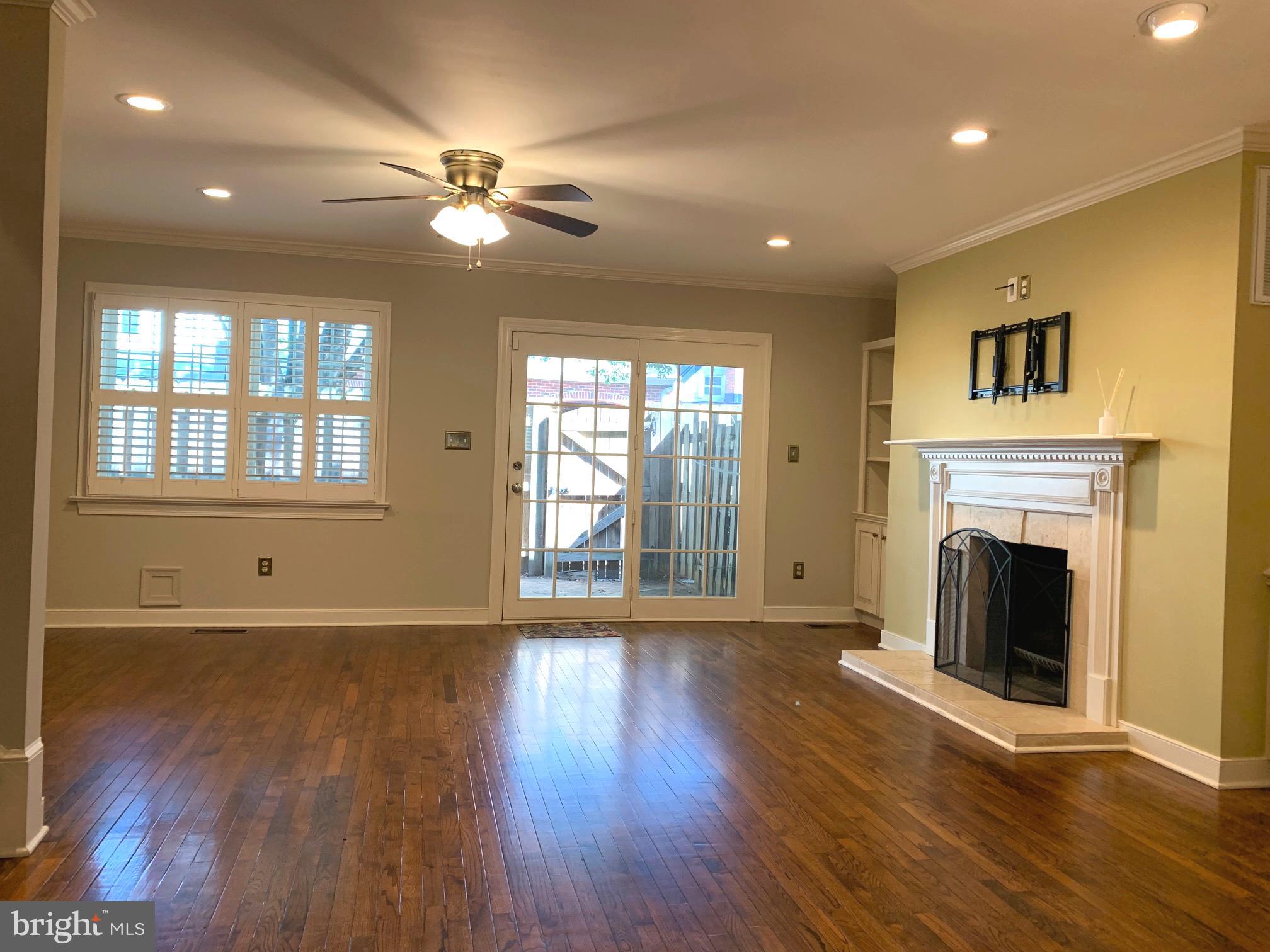 FEDERAL SQUARE - Residential Lease