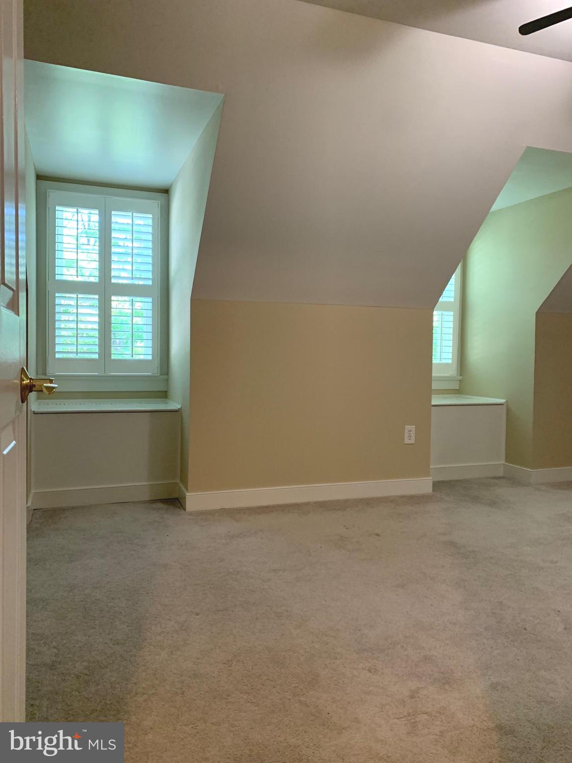 FEDERAL SQUARE - Residential Lease