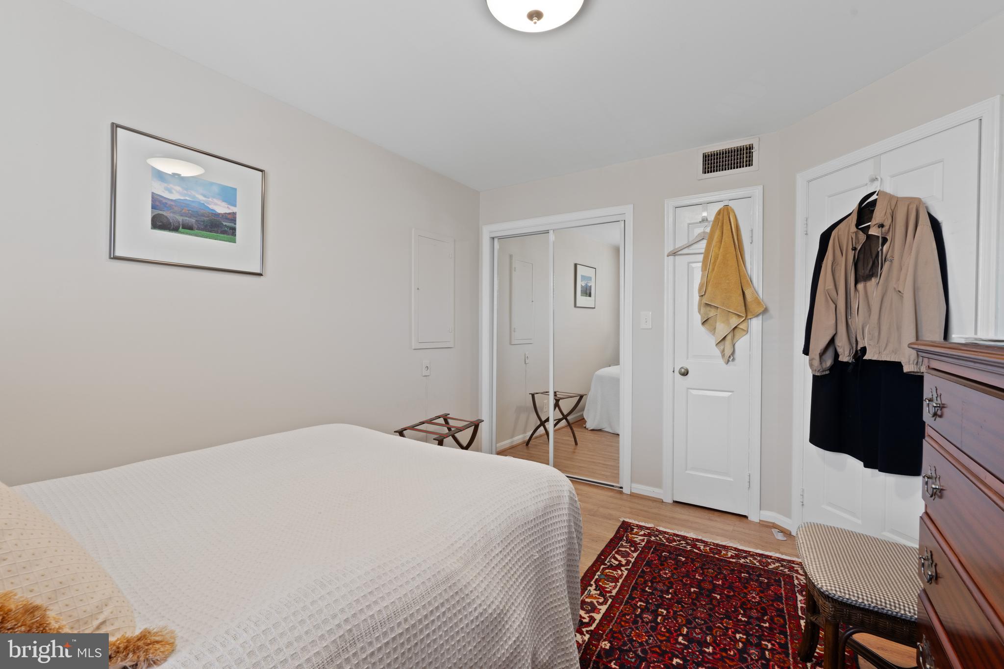 WHALES TAIL - Residential