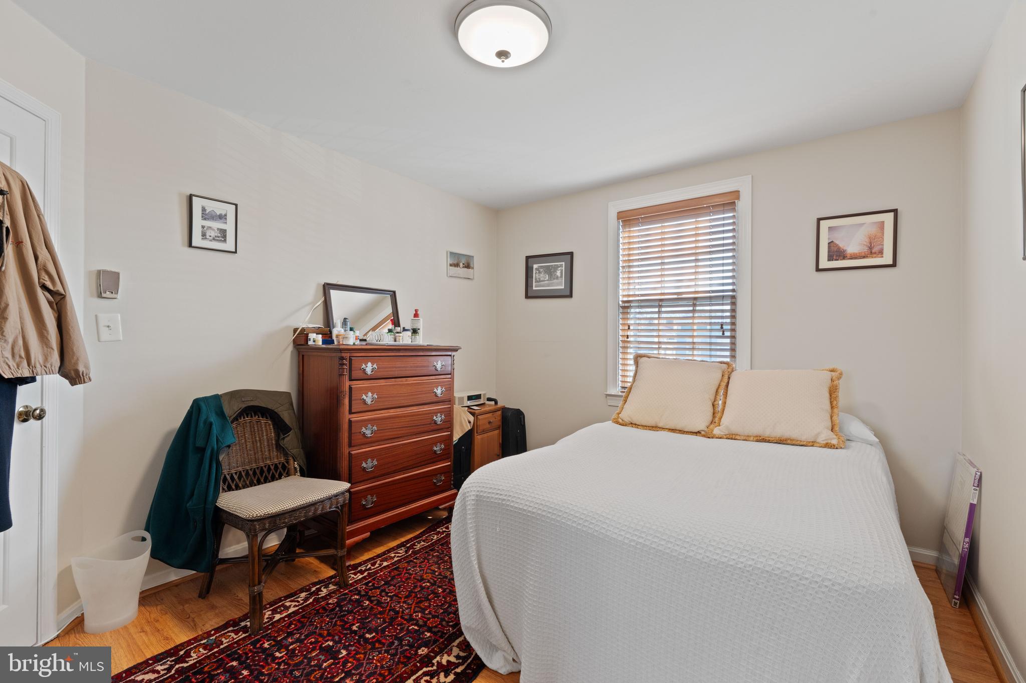 WHALES TAIL - Residential