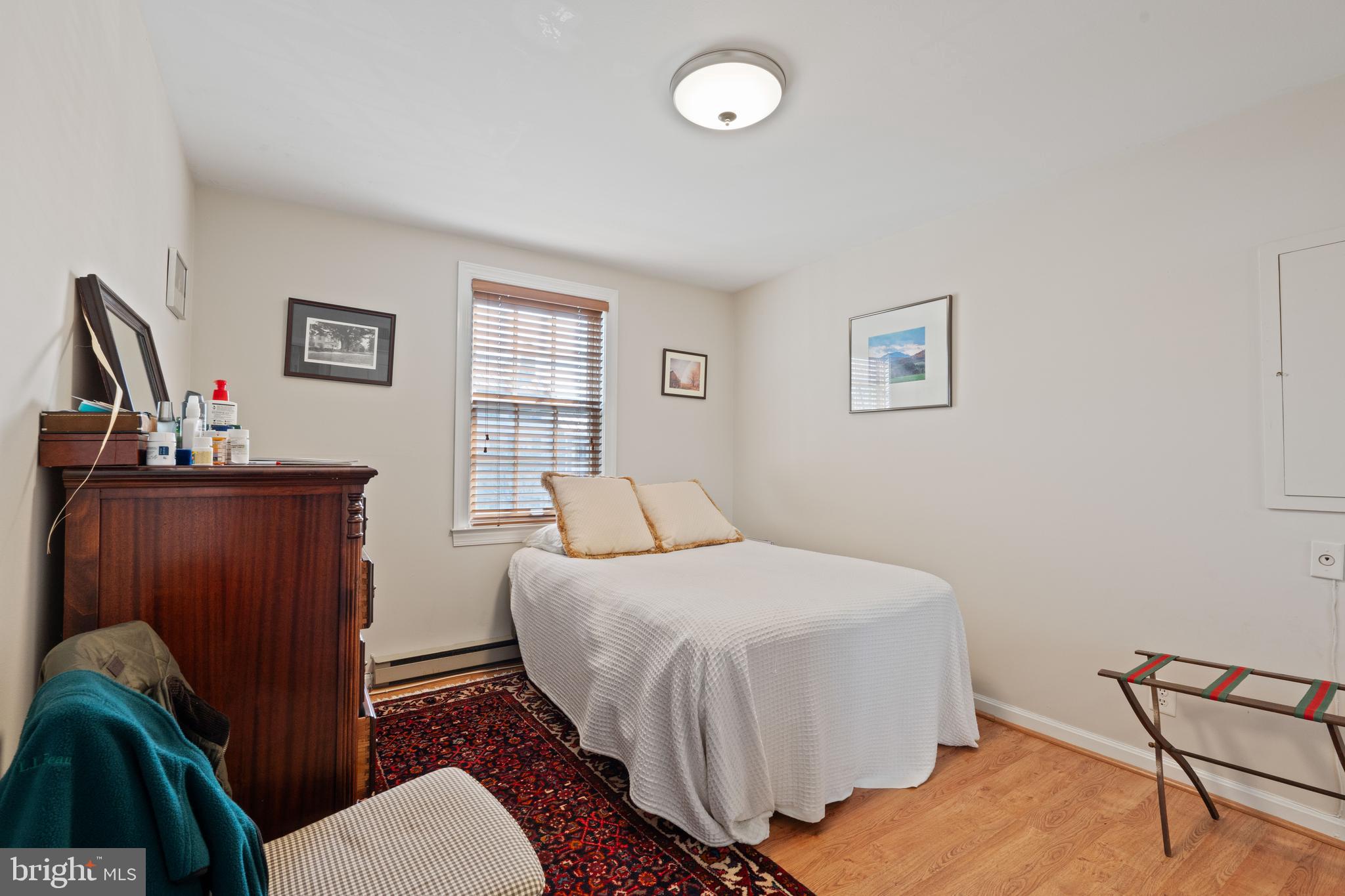 WHALES TAIL - Residential