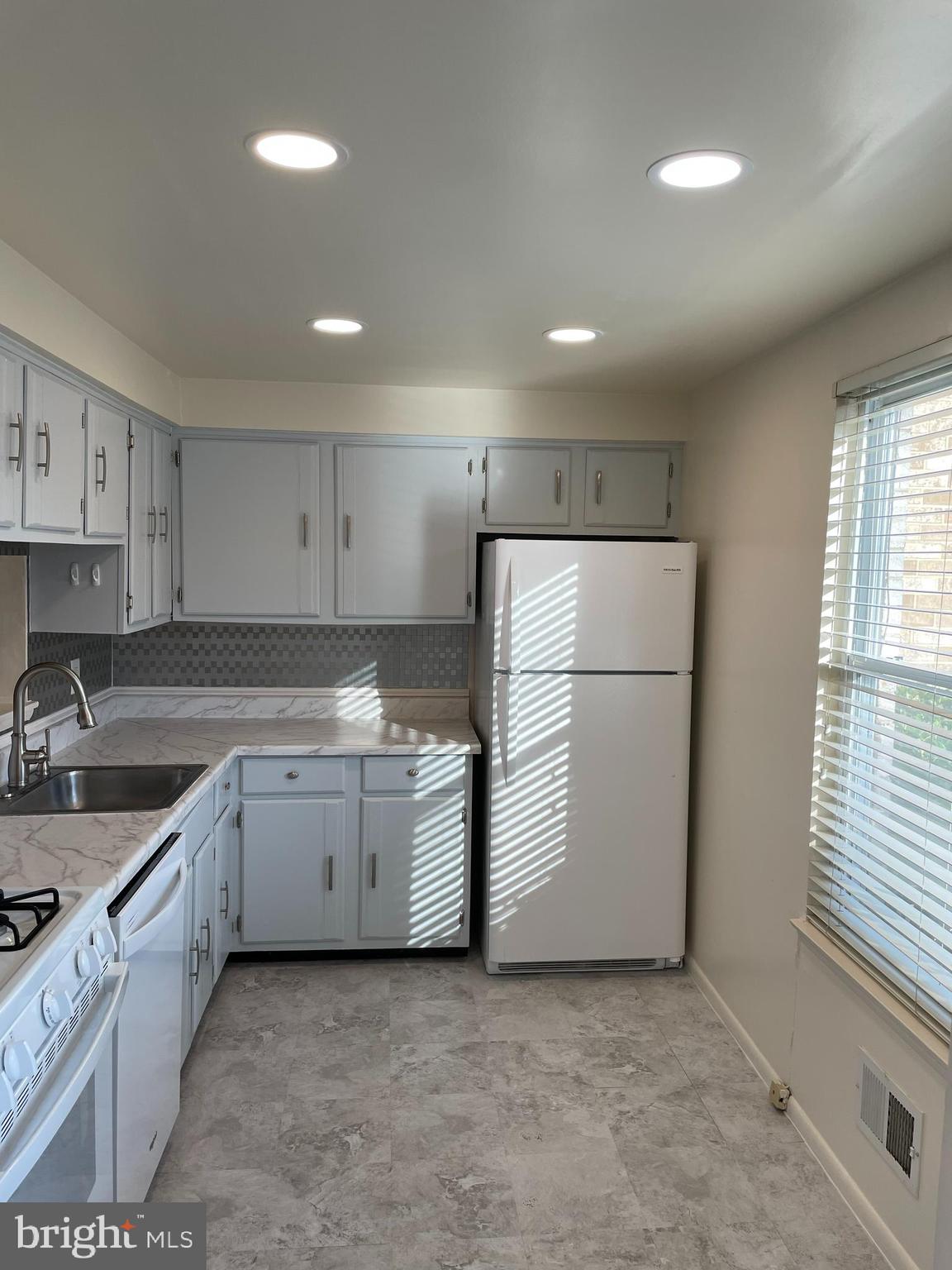 PRINCE PLACE III - Residential