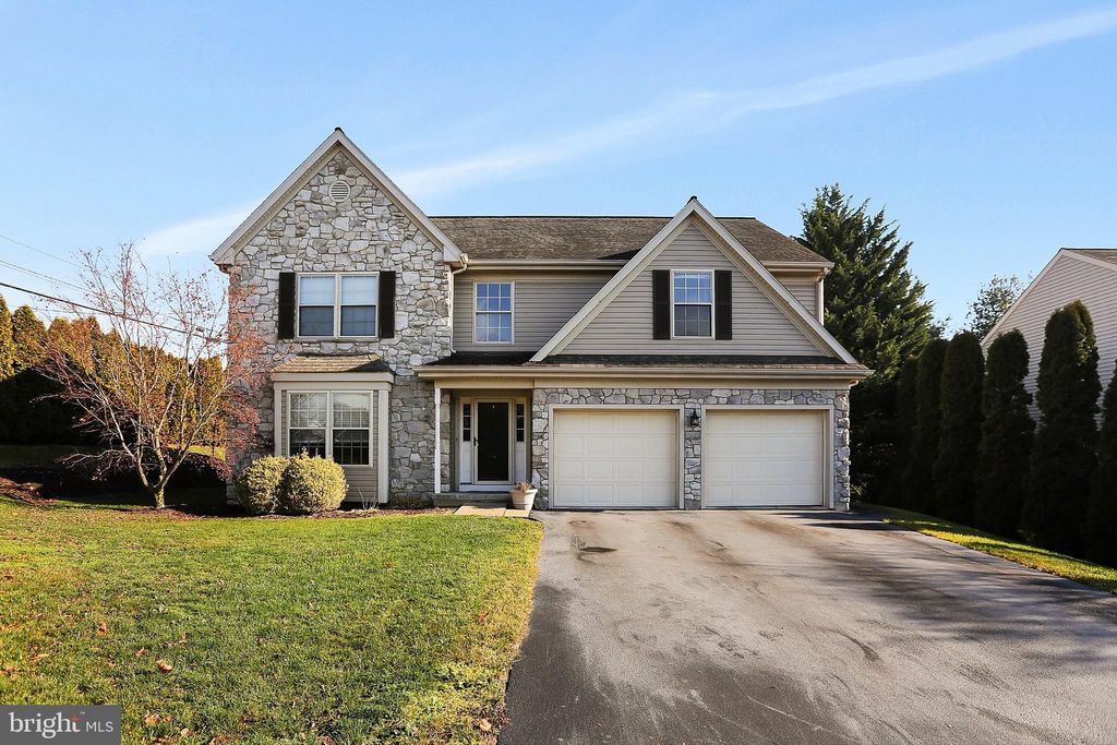 Photo of 44 Edgewood Drive, Lititz, PA 17543 (MLS # PALA2044558)