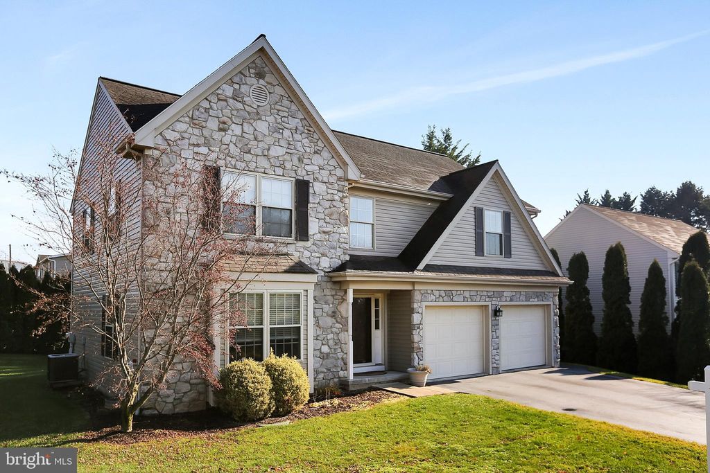 Photo of 44 Edgewood Drive, Lititz, PA 17543 (MLS # PALA2044558)