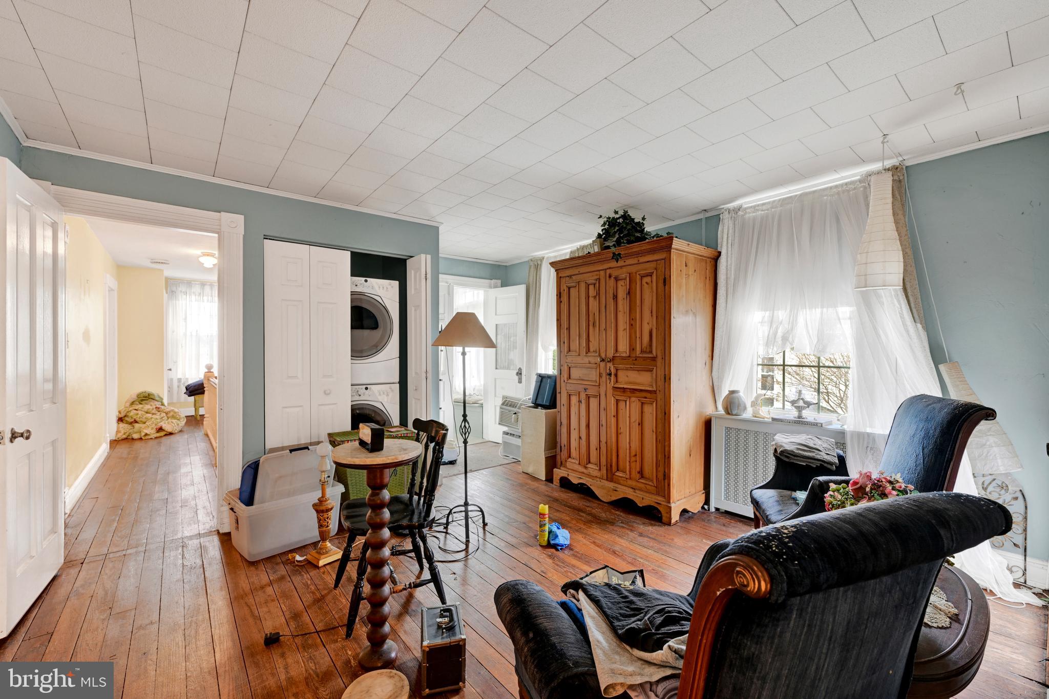 HAMILTON - Residential